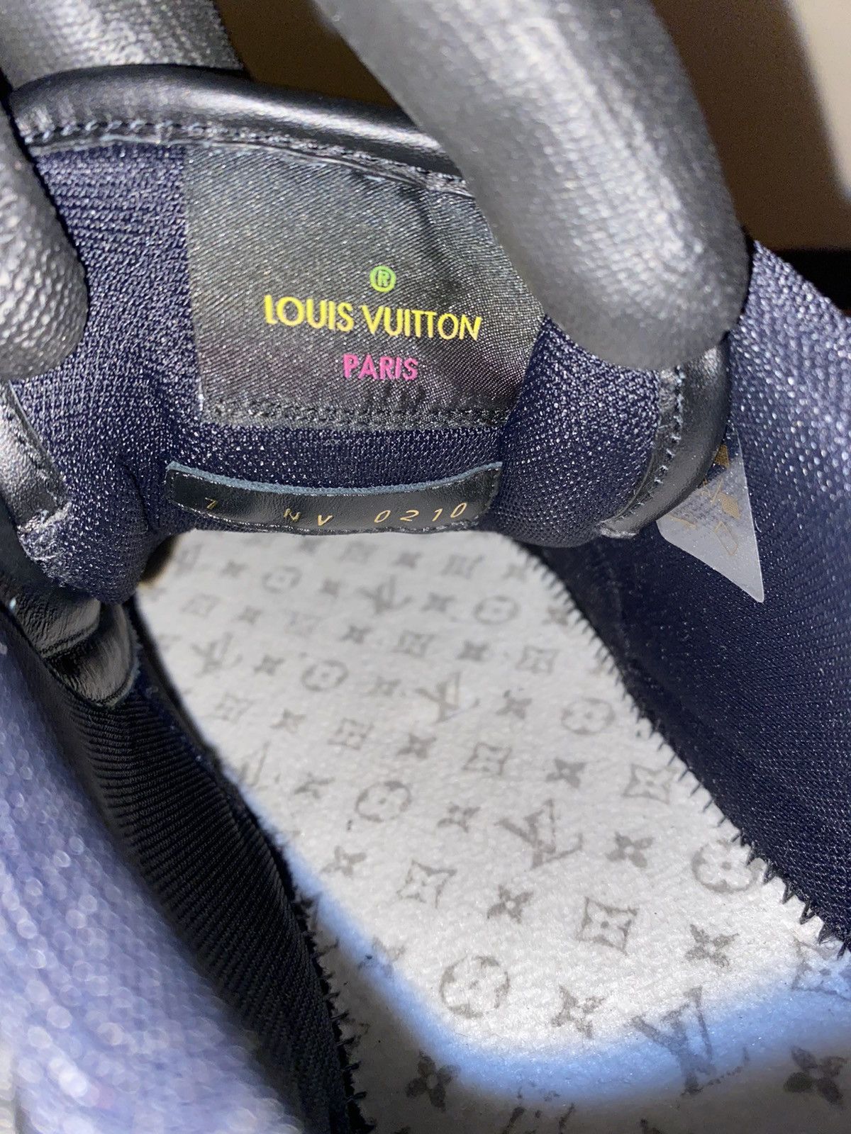 Louis Vuitton Louis Vuitton LV Trainer Sneaker Plain Rainbow Virgil Grail Size US 9 / EU 42 - 20 Thumbnail