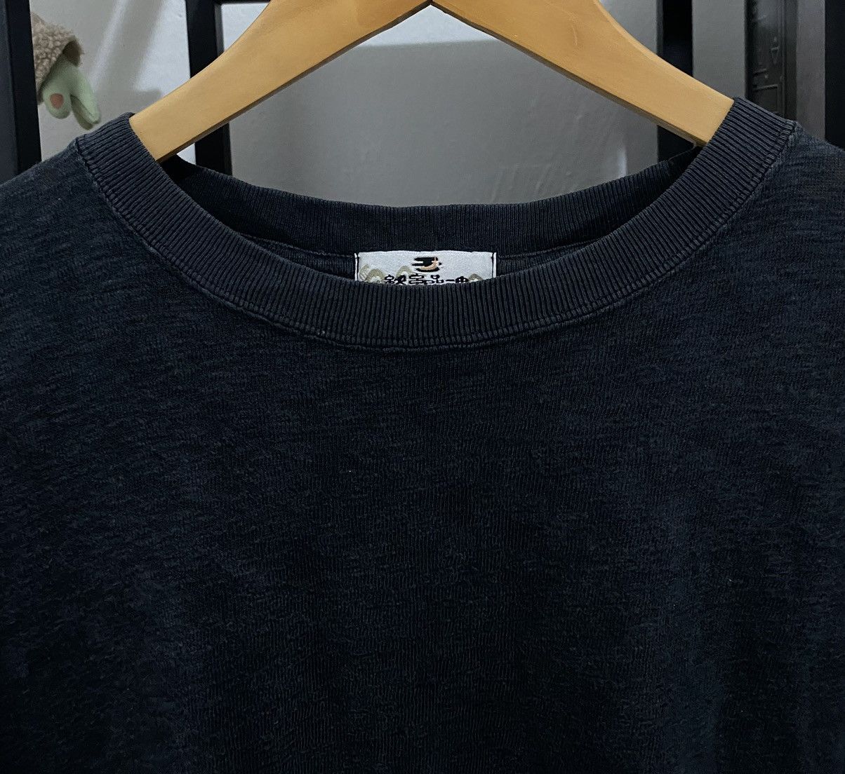 Japanese Brand Vintage KARAKURI TAMASHI Sukajan Koi Fish Emberoidery LS Size US L / EU 52-54 / 3 - 14 Thumbnail