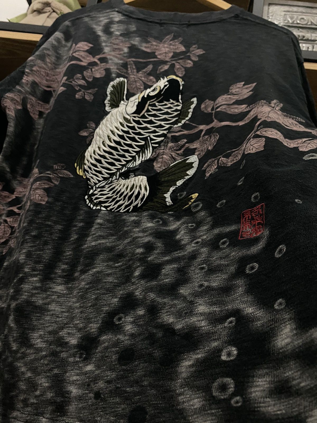 Japanese Brand Vintage KARAKURI TAMASHI Sukajan Koi Fish Emberoidery LS Size US L / EU 52-54 / 3 - 3 Thumbnail