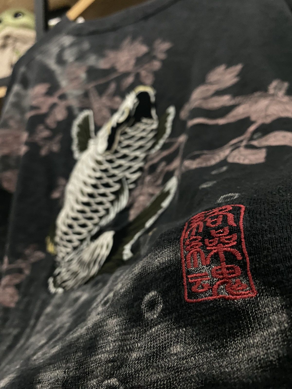 Japanese Brand Vintage KARAKURI TAMASHI Sukajan Koi Fish Emberoidery LS Size US L / EU 52-54 / 3 - 2 Thumbnail