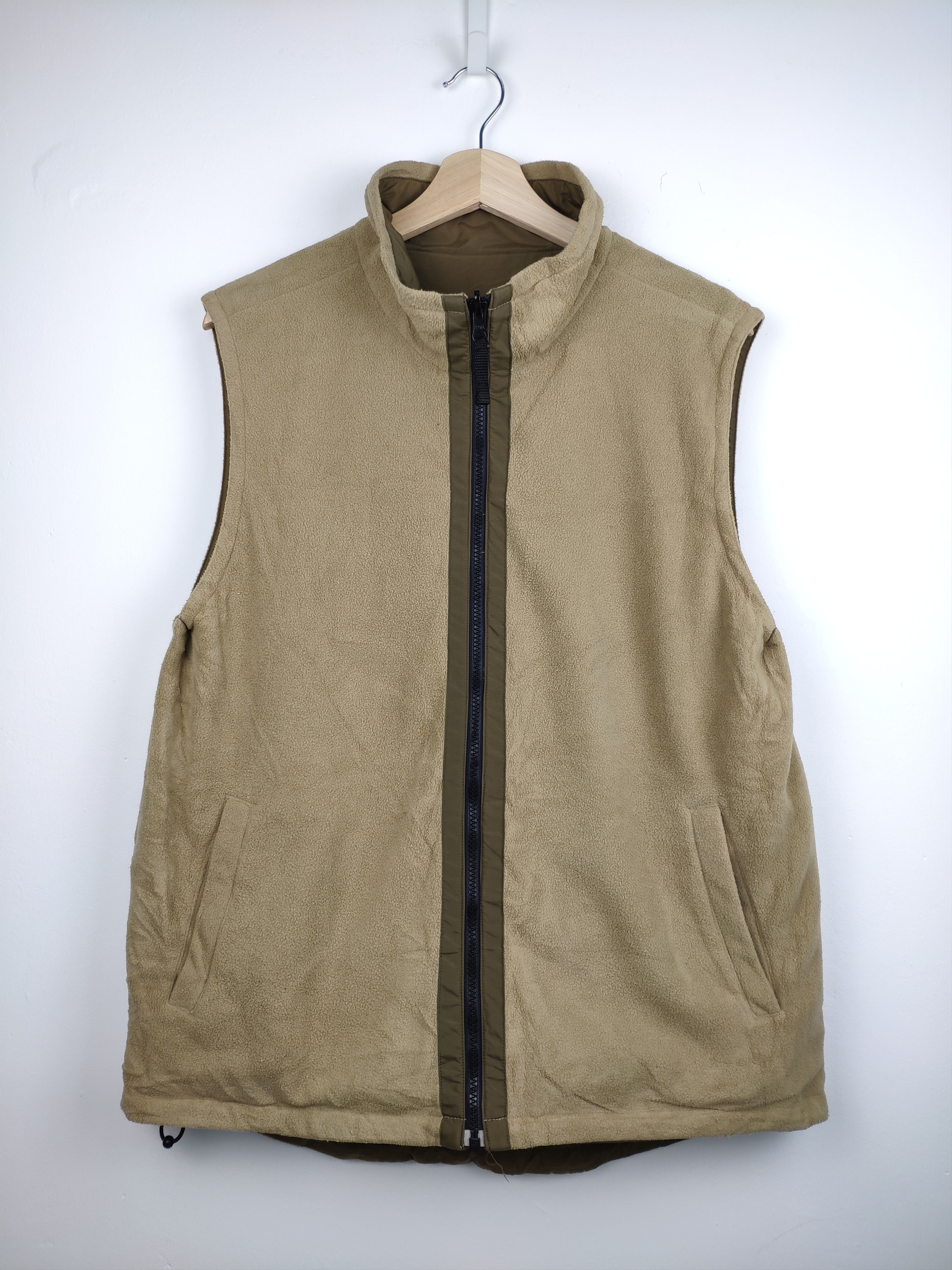 Japanese Brand × Uniqlo Japanese Uniqlo Fleece Vest Reversible Size US XL / EU 56 / 4 - 1 Thumbnail