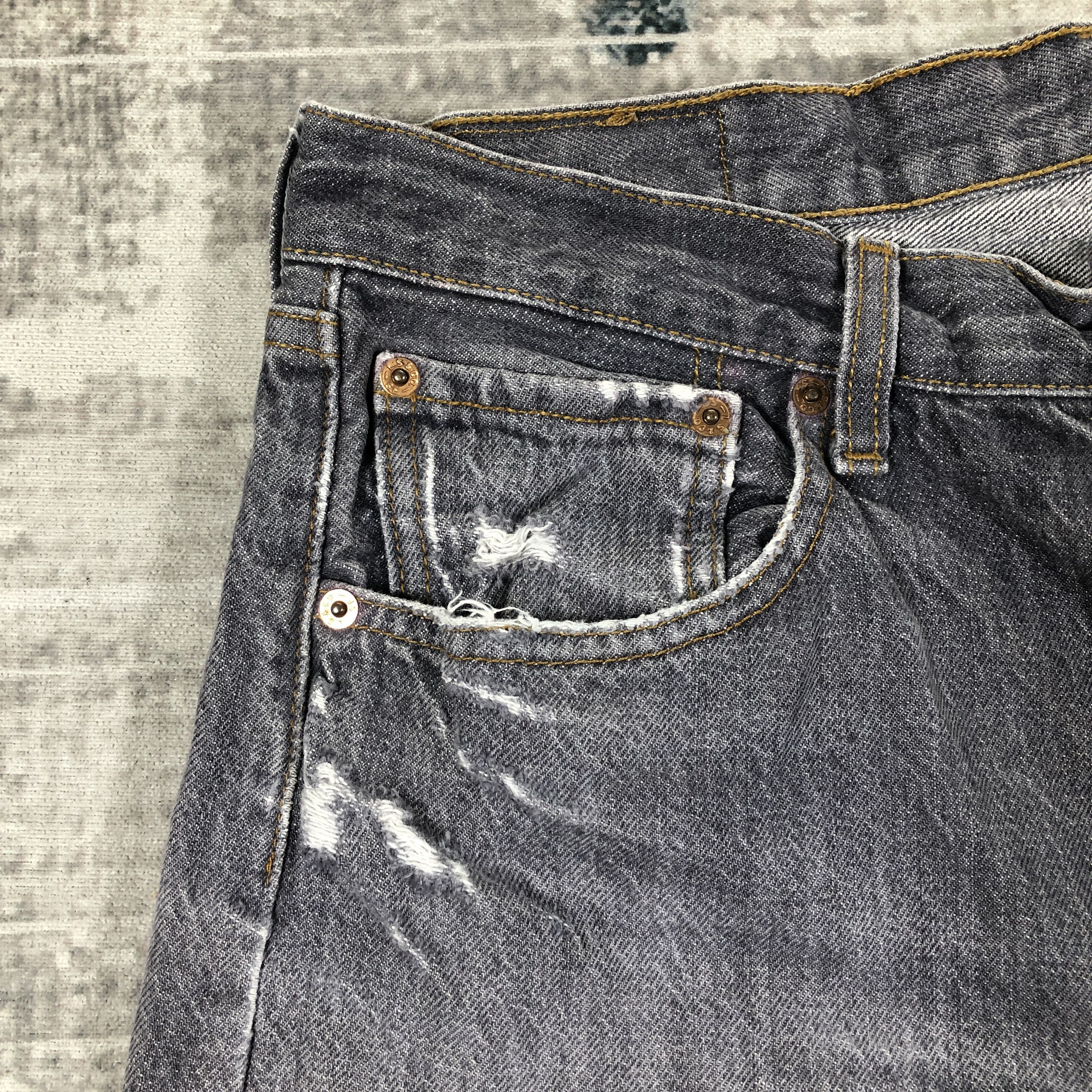 Levi's × Vintage Vintage Levis 501 Jeans Faded Black Denim Size US 33 - 16 Thumbnail