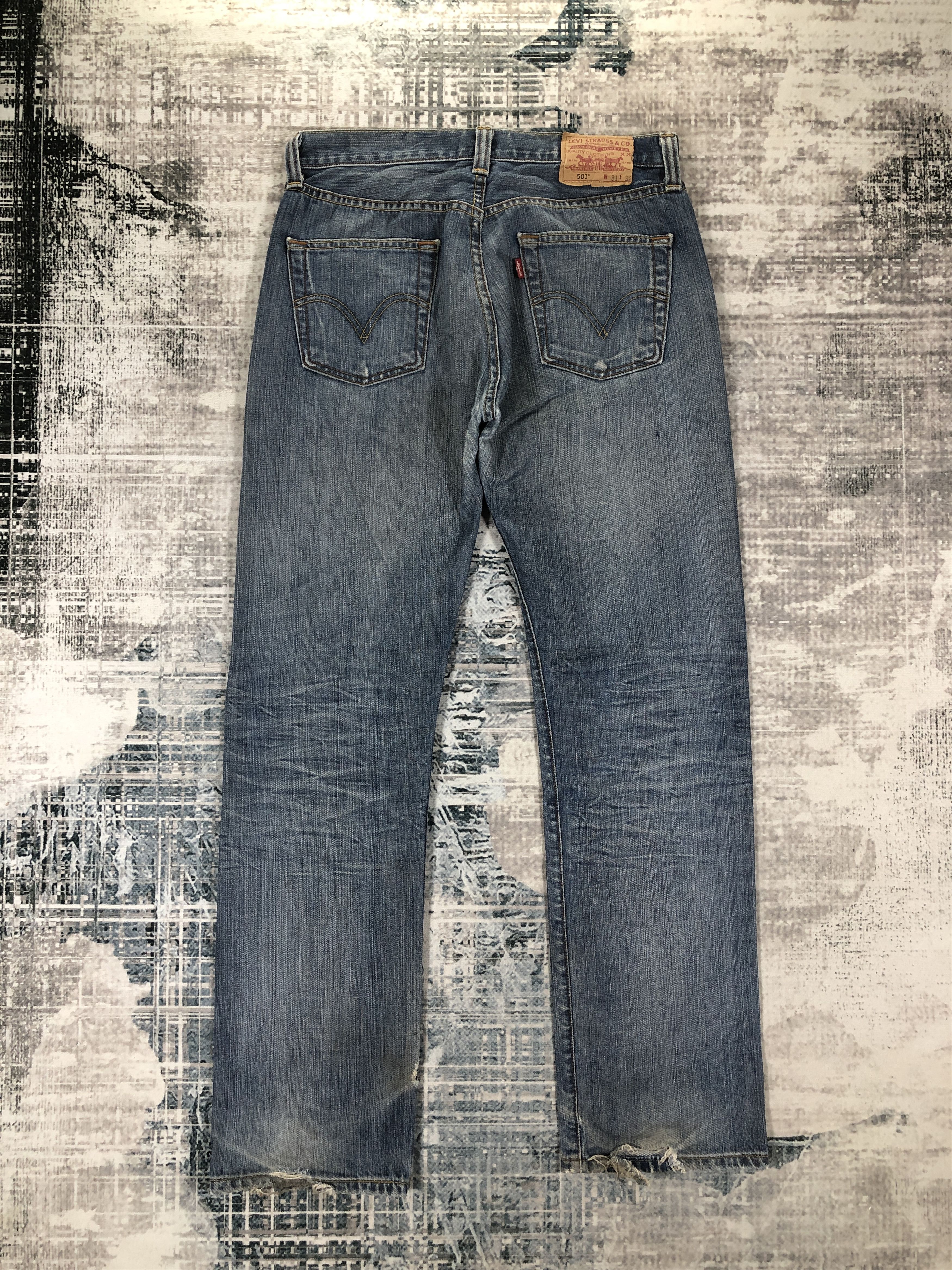 Levi's Levi's Jeans 501 Medium Wash Size US 31 - 2 Thumbnail