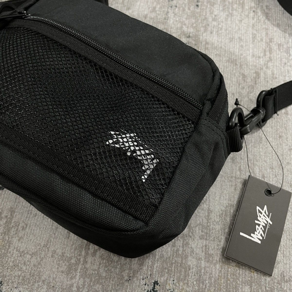 Stussy Stussy Stock Logo Sling Bag // Black Size ONE SIZE - 3 Thumbnail