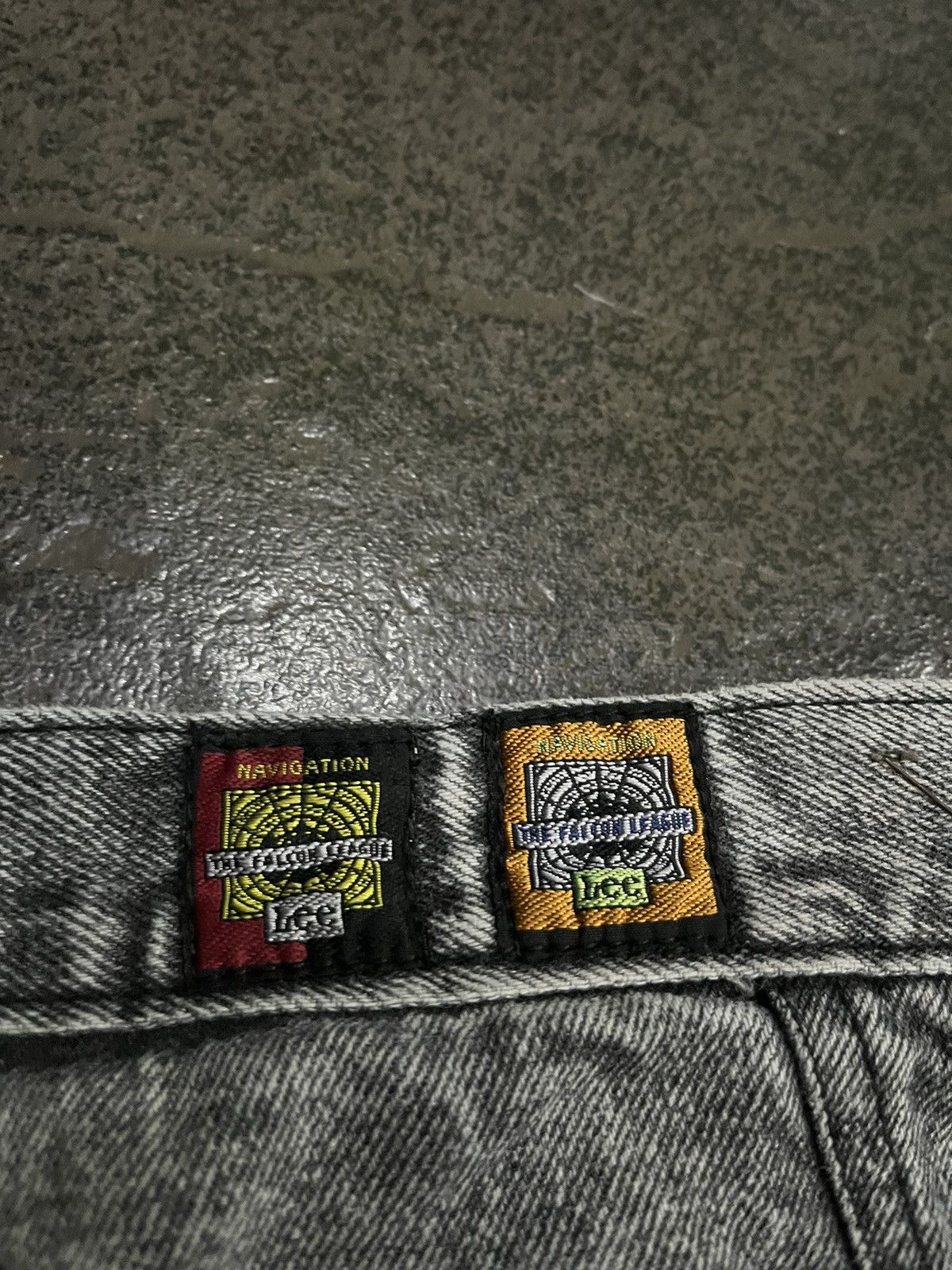 Lee Vintage 90s Lee Navigation Multiple Pocket Faded Denim Size US 32 / EU 48 - 16 Thumbnail