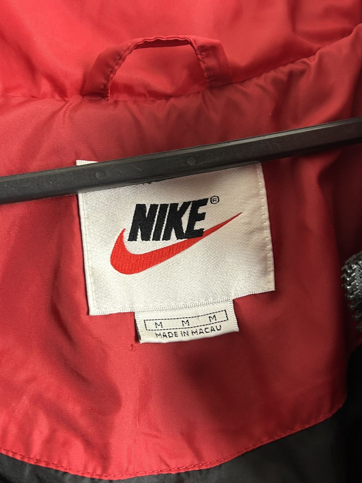 Nike 90s Vintage Nike Big Swoosh On Back Puffer Jacket In Black Size US M / EU 48-50 / 2 - 9 Thumbnail