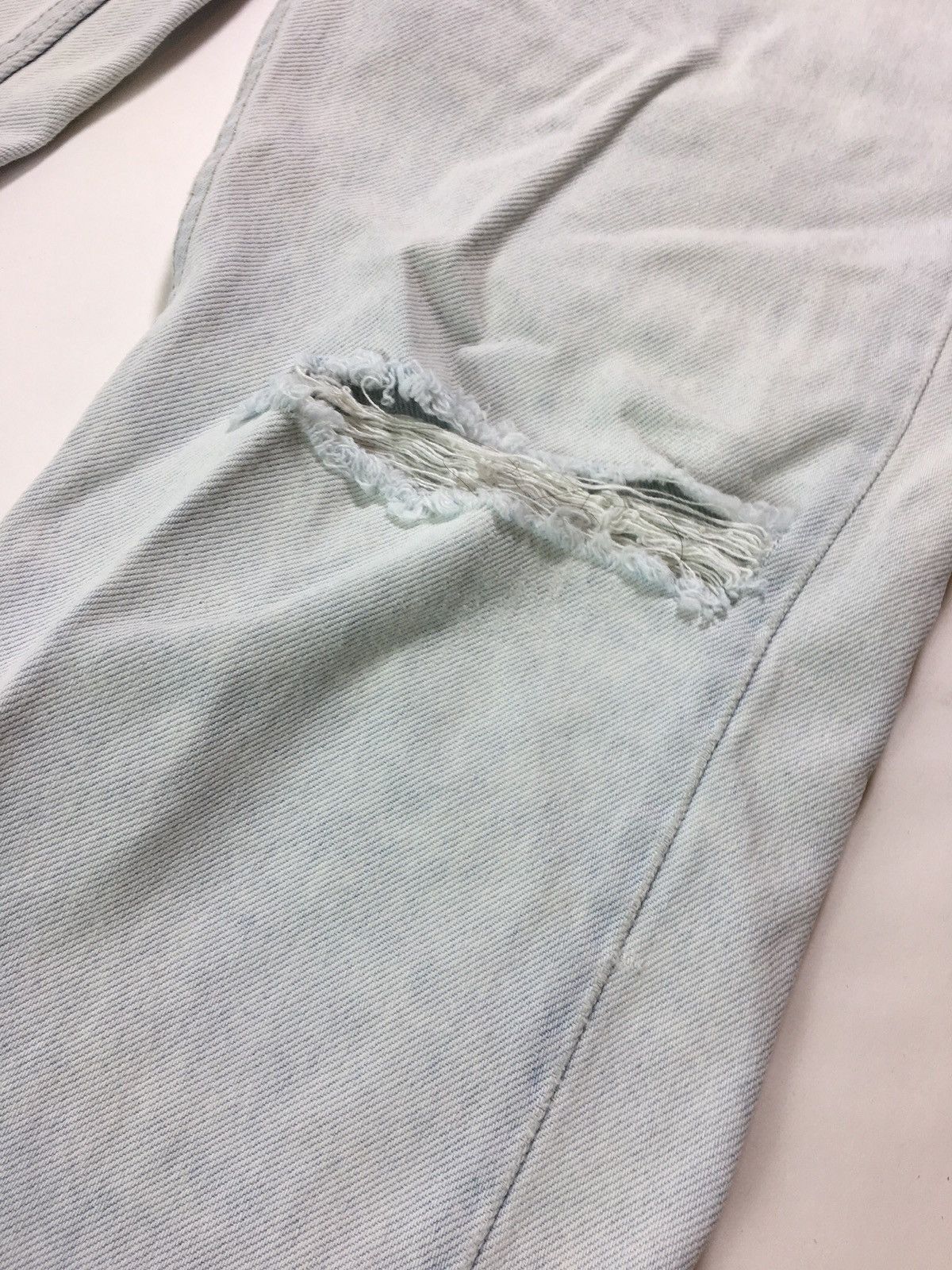 Levi's × Levi's Vintage Clothing × Vintage Vintage 80s Levis 505 Light Wash Distressed Orange Tab Jeans Size US 33 - 2 Thumbnail