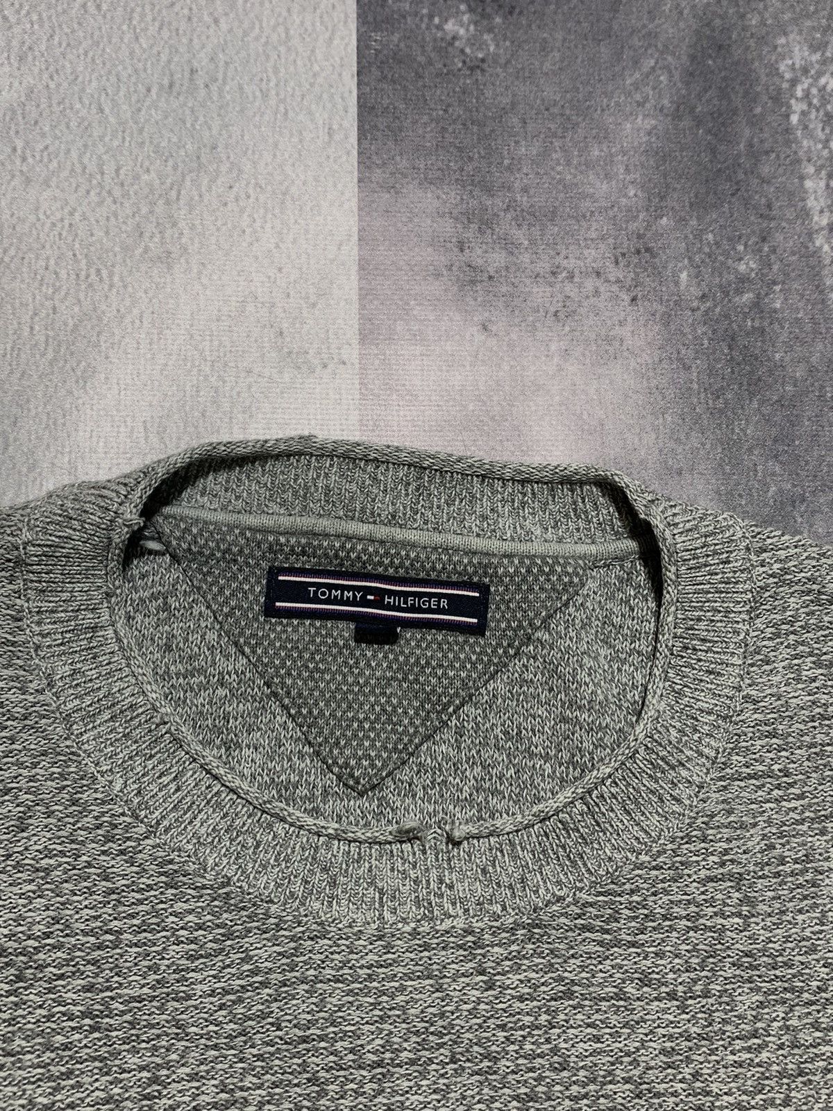 Tommy Hilfiger × Vintage Vintage Y2K Tommy Hilfiger sweaters streetwear size XL Size US XL / EU 56 / 4 - 4 Thumbnail