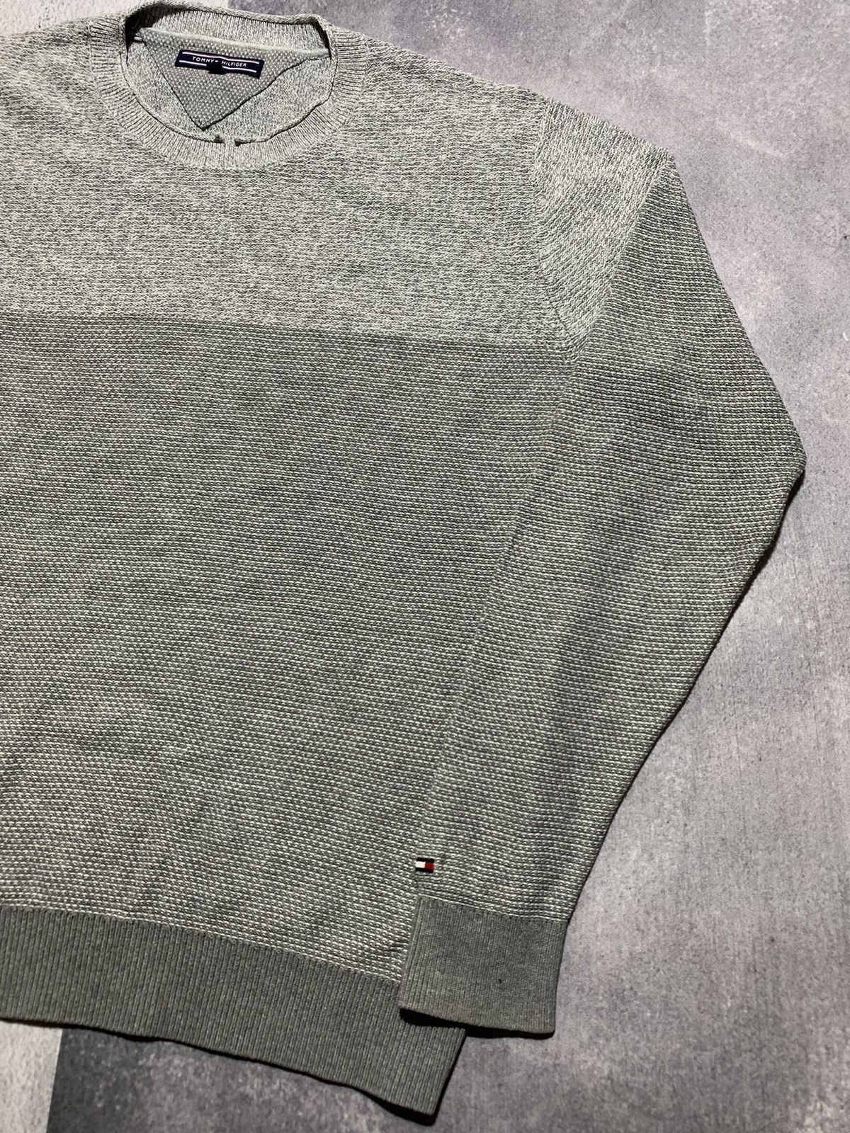 Tommy Hilfiger × Vintage Vintage Y2K Tommy Hilfiger sweaters streetwear size XL Size US XL / EU 56 / 4 - 2 Thumbnail