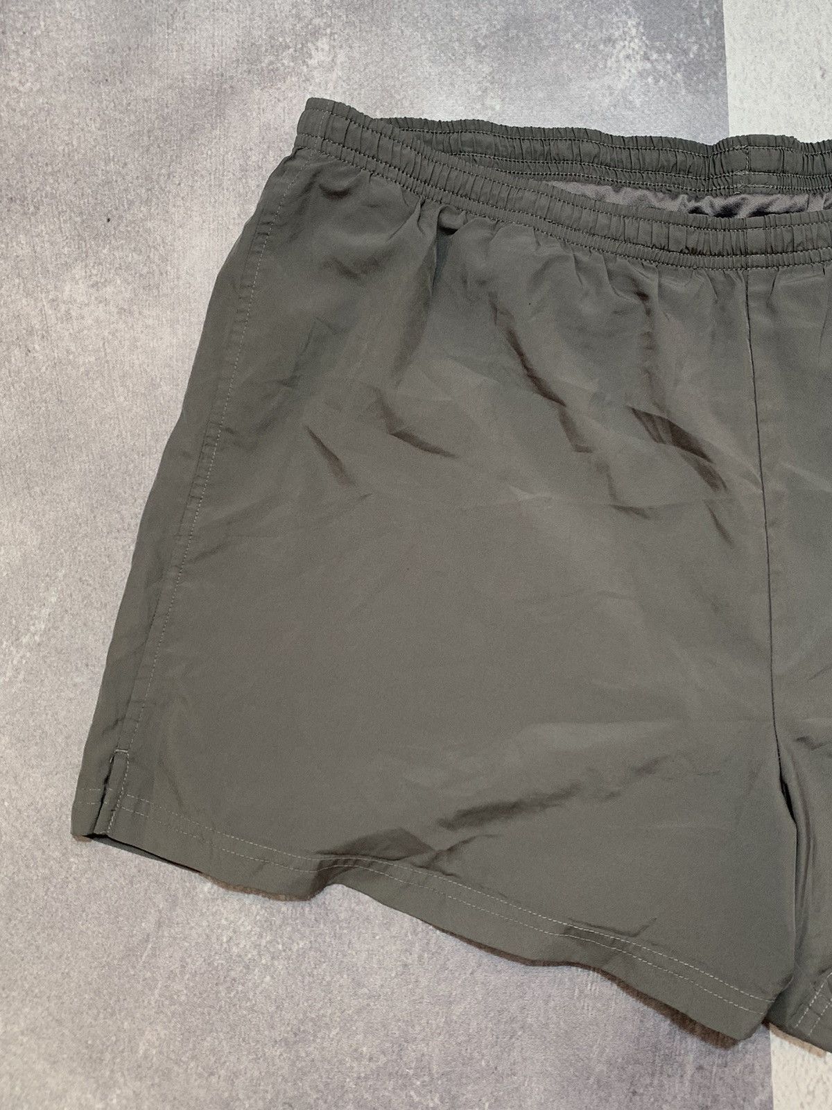 Nike × Vintage Vintage Y2K Nike swoosh shorts streetwear style size L Size US 34 / EU 50 - 2 Thumbnail