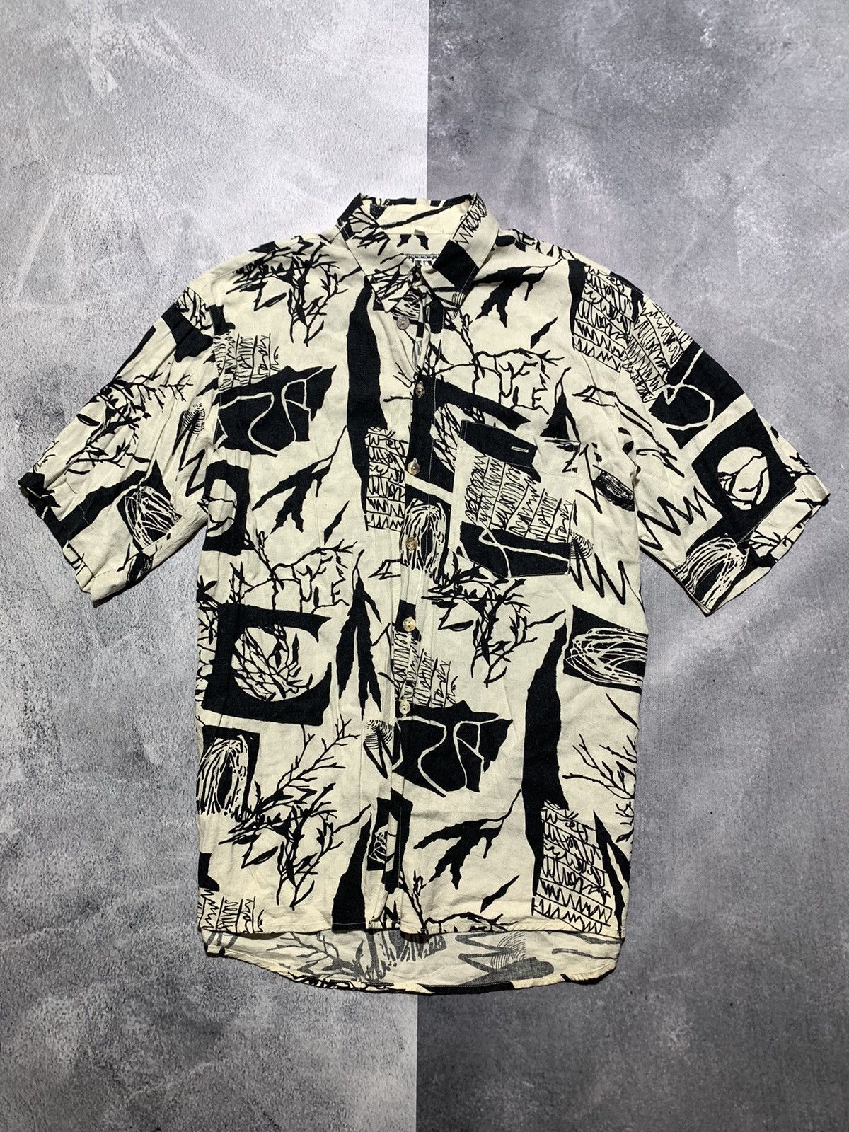 Vintage Vintage Hawaiian summer shirt allover print size L Size US L / EU 52-54 / 3 - 1 Thumbnail