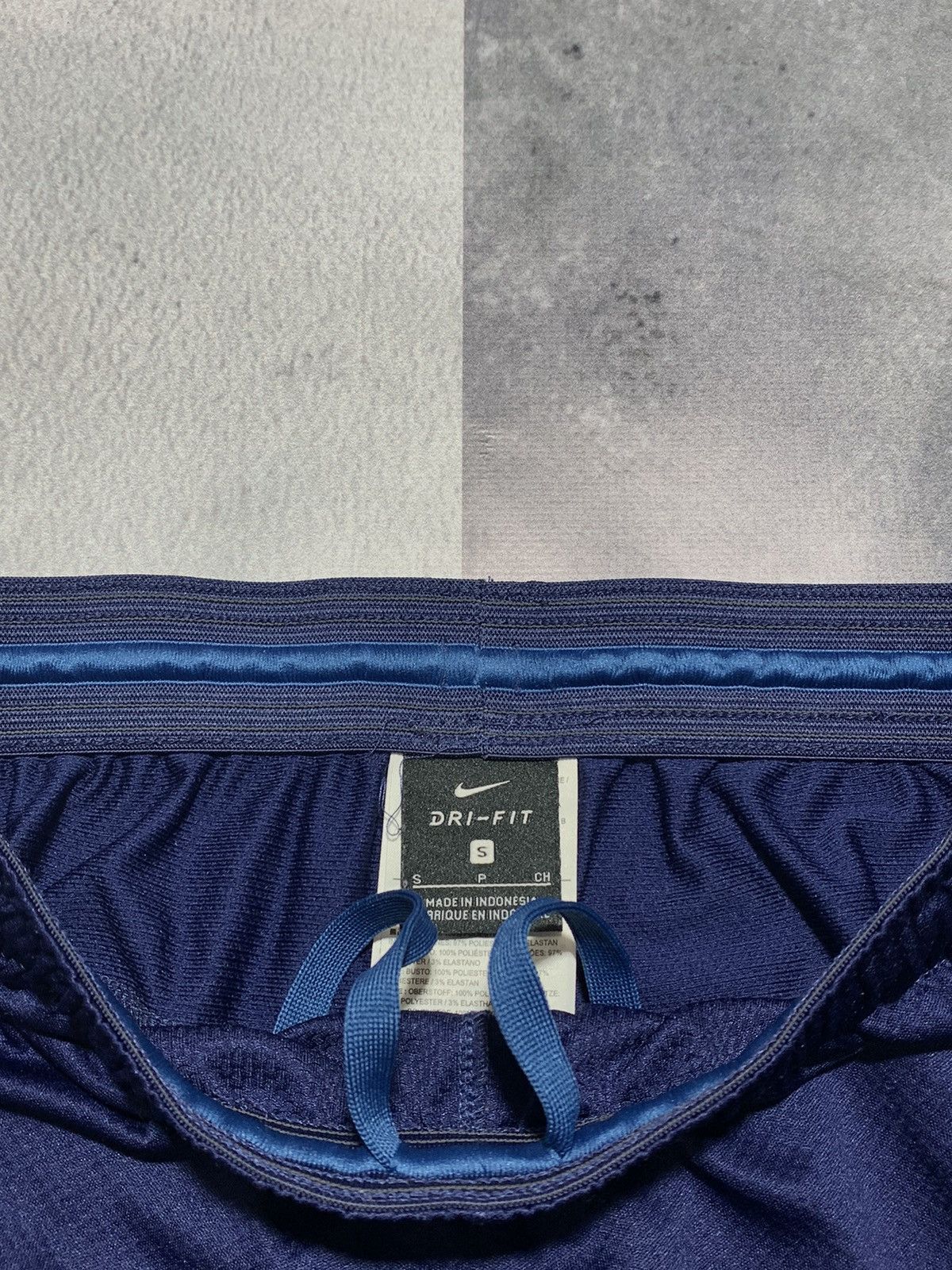 Nike Vintage Y2K Nike bottoms shorts swoosh streetwear size S Size US 30 / EU 46 - 3 Thumbnail