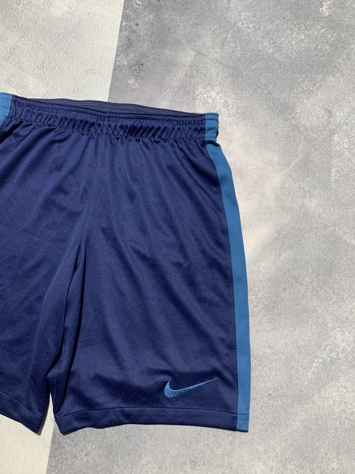 Nike Vintage Y2K Nike bottoms shorts swoosh streetwear size S Size US 30 / EU 46 - 2 Thumbnail