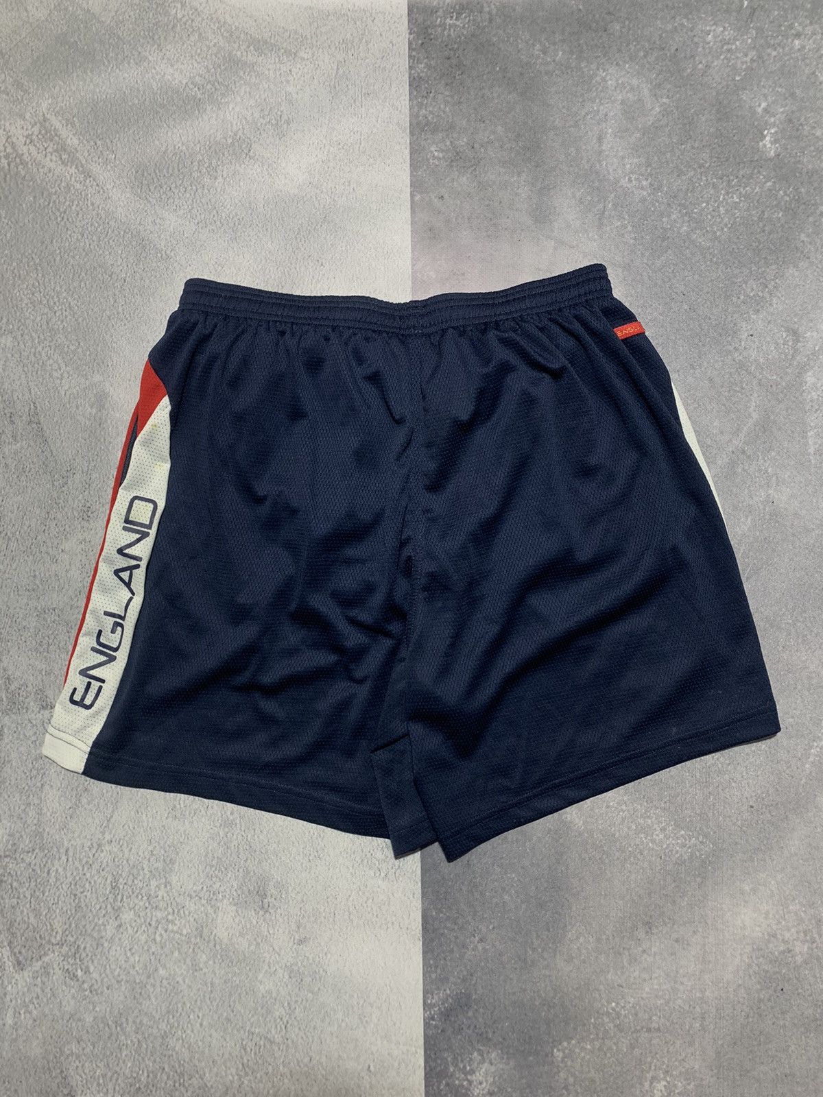 Umbro Vintage 90s Umbro England shorts streetwear casual size XL Size US 36 / EU 52 - 4 Thumbnail