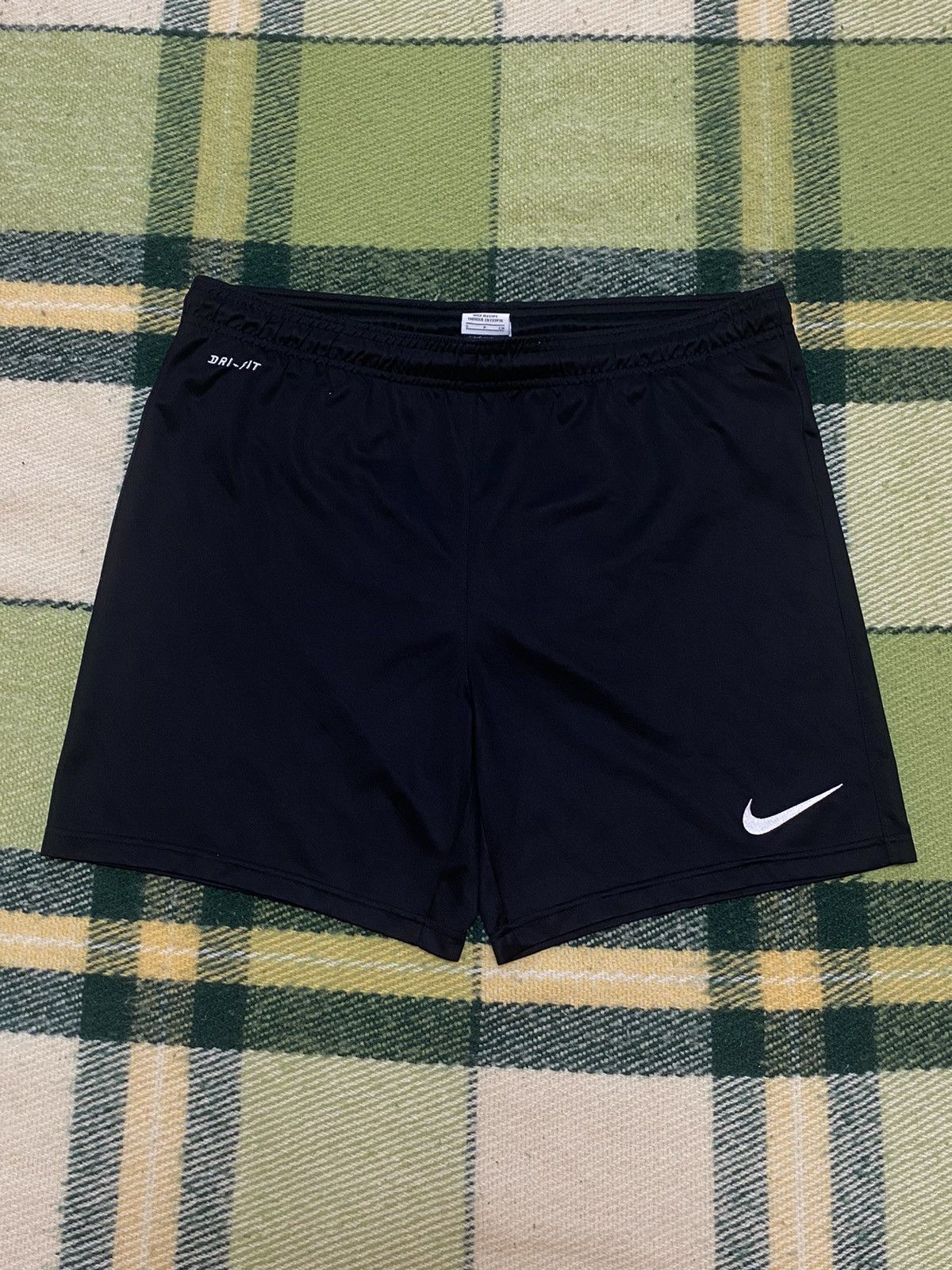 Nike Vintage Nike shorts streetwear swoosh casual y2k size S Size US 30 / EU 46 - 1 Thumbnail