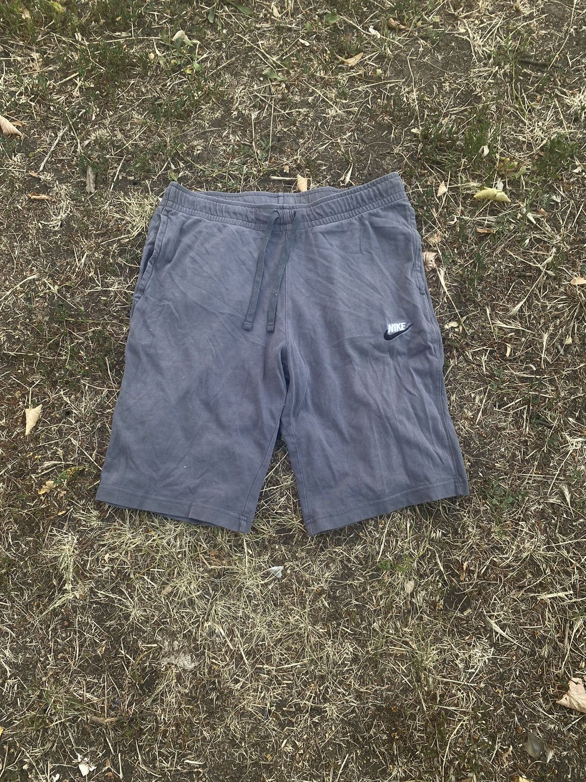 Nike Vintage Nike shorts streetwear swoosh casual y2k size M Size US 32 / EU 48 - 1 Thumbnail