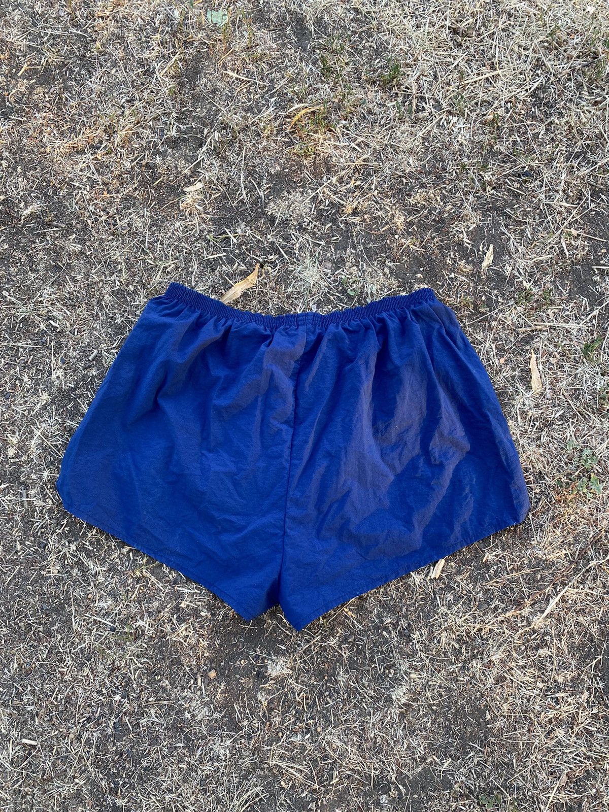 Nike Vintage Nike shorts streetwear swoosh casual y2k size L Size US 34 / EU 50 - 2 Thumbnail