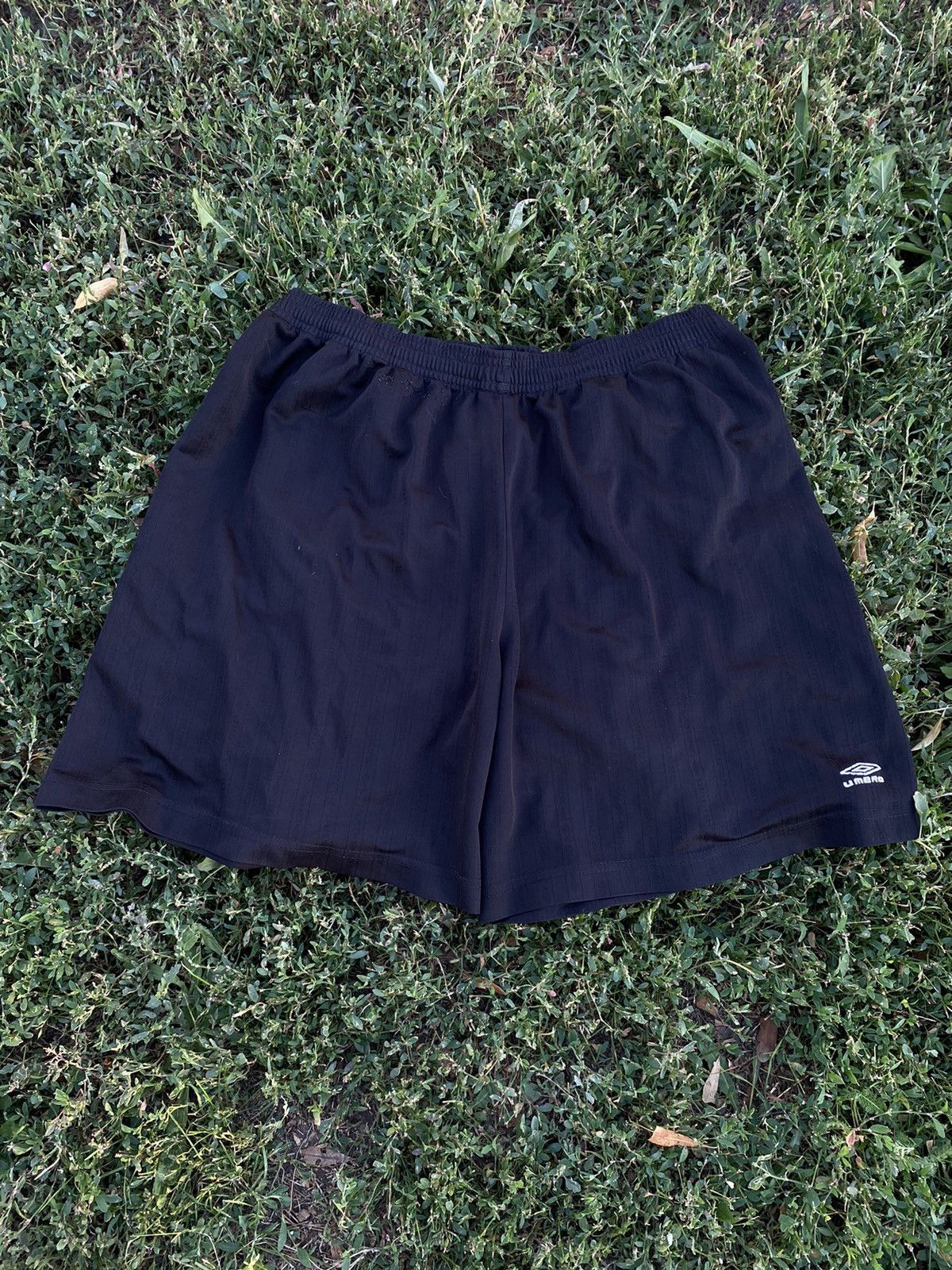 Umbro Vintage 90s Umbro shorts streetwear monogrammed y2k size XXL Size US 38 / EU 54 - 1 Thumbnail