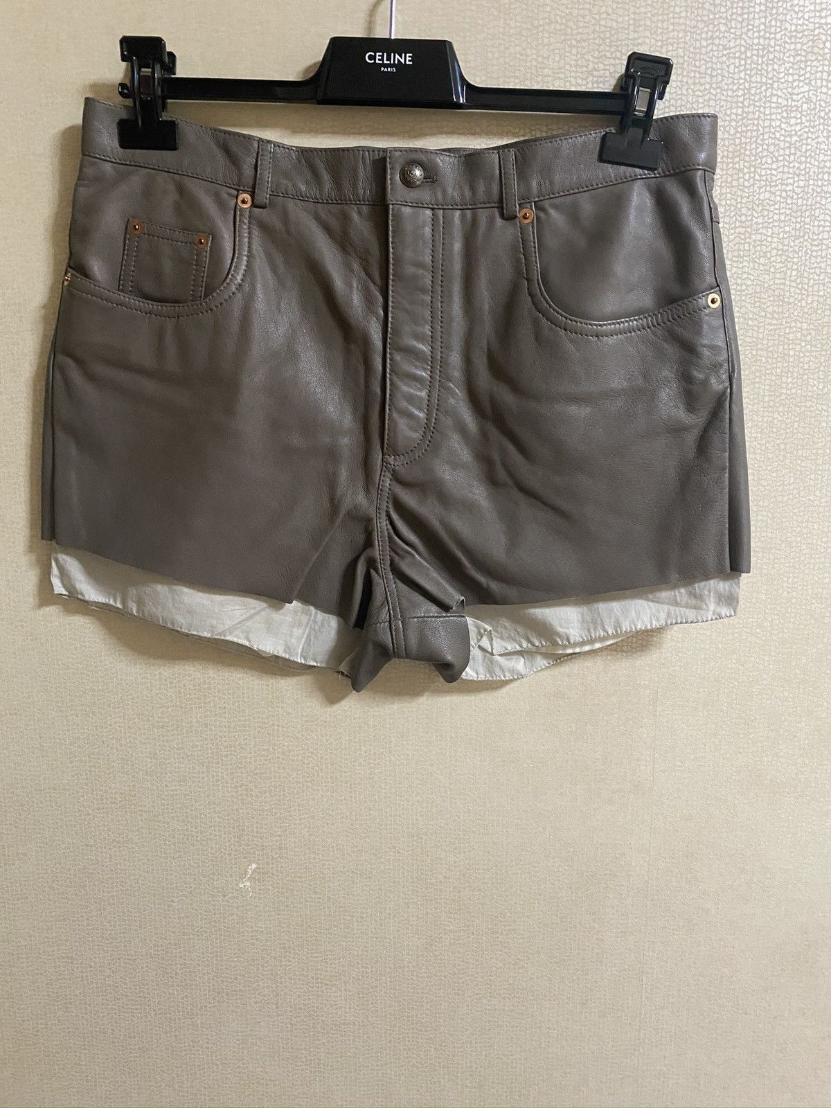 Rare 2000USD value Gucci runaway lamb leather shorts