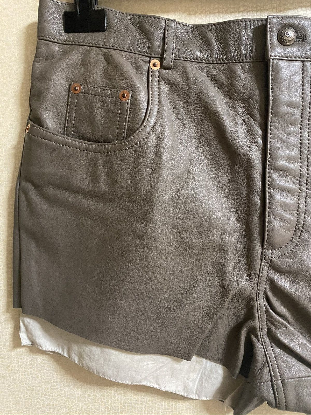 Gucci Rare 2000USD value Gucci runaway lamb leather shorts Size US 34 / EU 50 - 3 Thumbnail