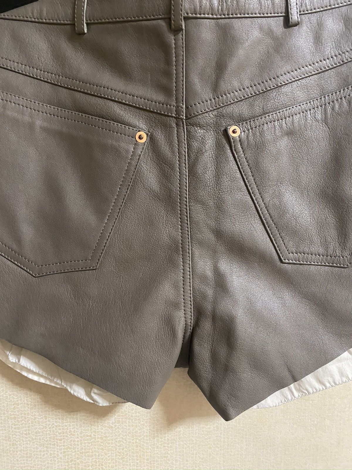 Gucci Rare 2000USD value Gucci runaway lamb leather shorts Size US 34 / EU 50 - 5 Thumbnail