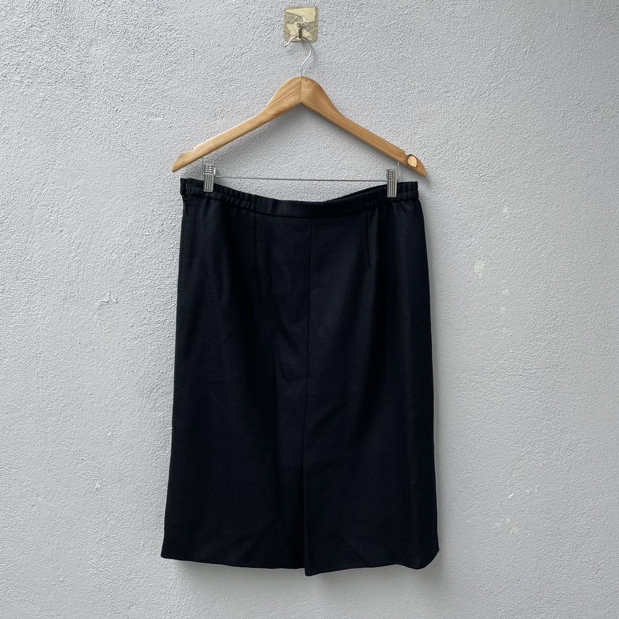 image of Burberrys Skirt in Black, Women's (Size 33)