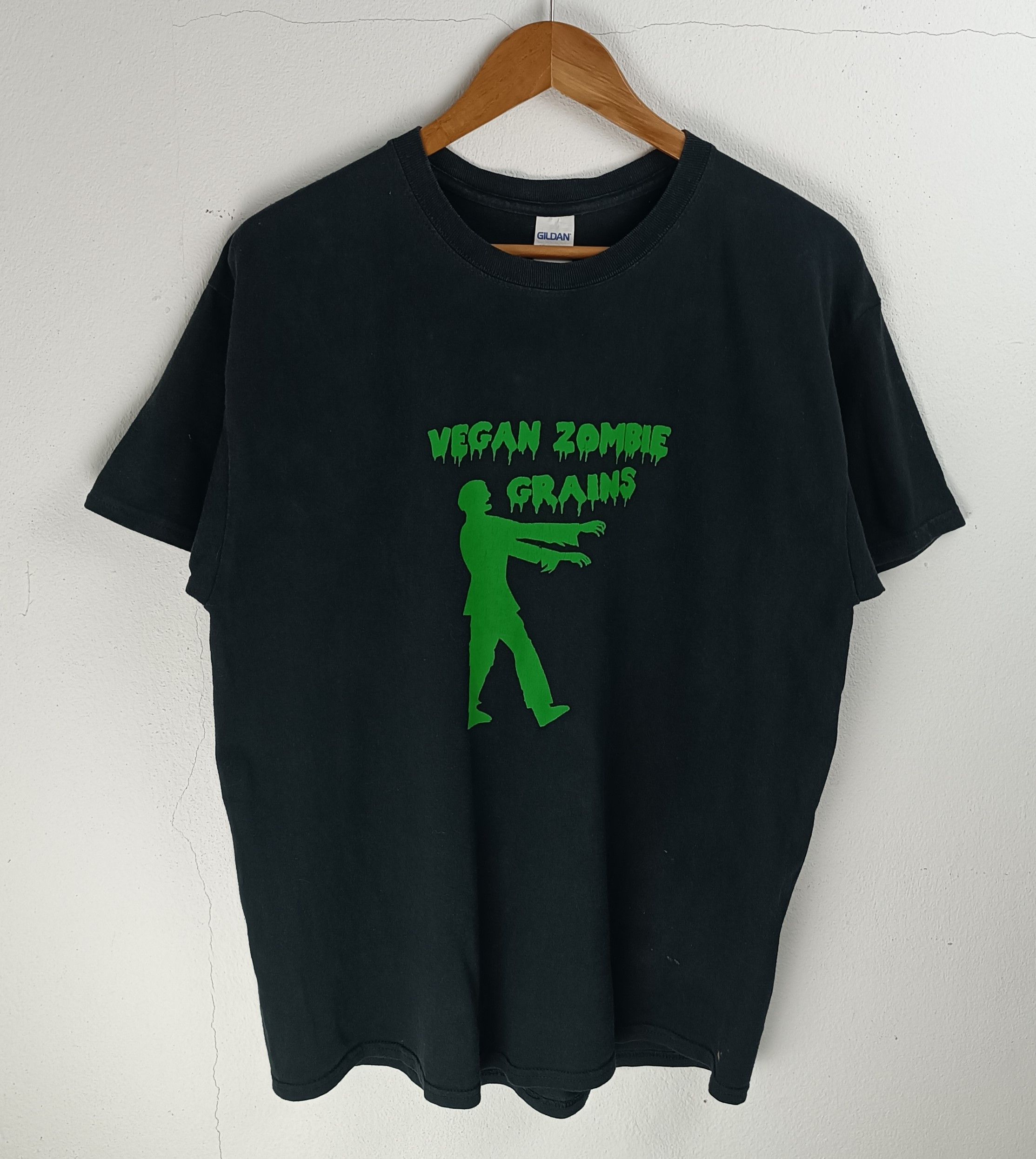 Vintage VINTAGE VEGAN ZOMBIE !! GRAINS GRAINS!! HUMOR FUNNY TEE Size US L / EU 52-54 / 3 - 3 Thumbnail