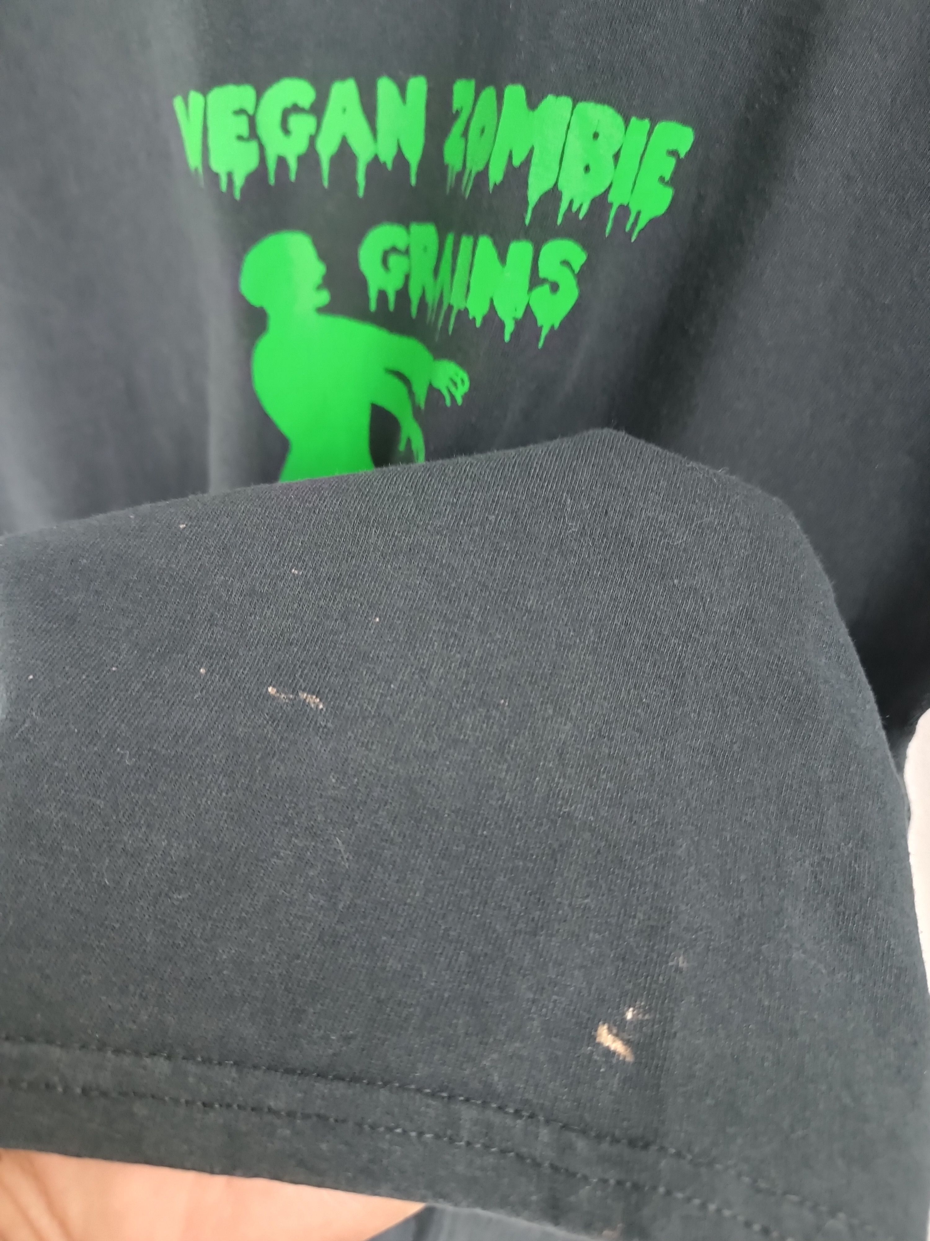 Vintage VINTAGE VEGAN ZOMBIE !! GRAINS GRAINS!! HUMOR FUNNY TEE Size US L / EU 52-54 / 3 - 12 Thumbnail