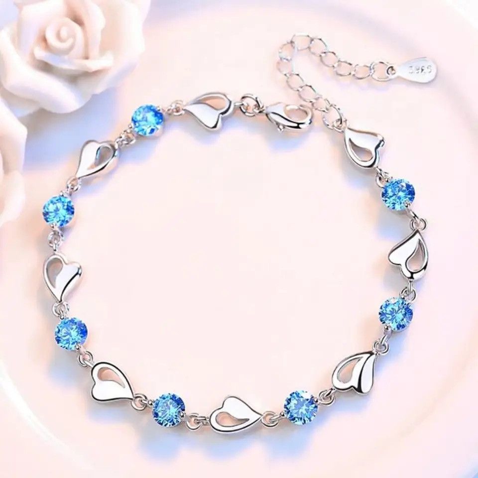 Jewelry Crystal Retro Heart Bracelet Size ONE SIZE - 1 Thumbnail