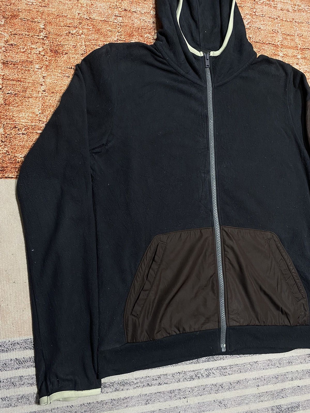 Jun Takahashi × Undercover × Uniqlo (I) UNIQLO UNDERCOVER LITE SWEATER FLEECE Size US L / EU 52-54 / 3 - 3 Thumbnail