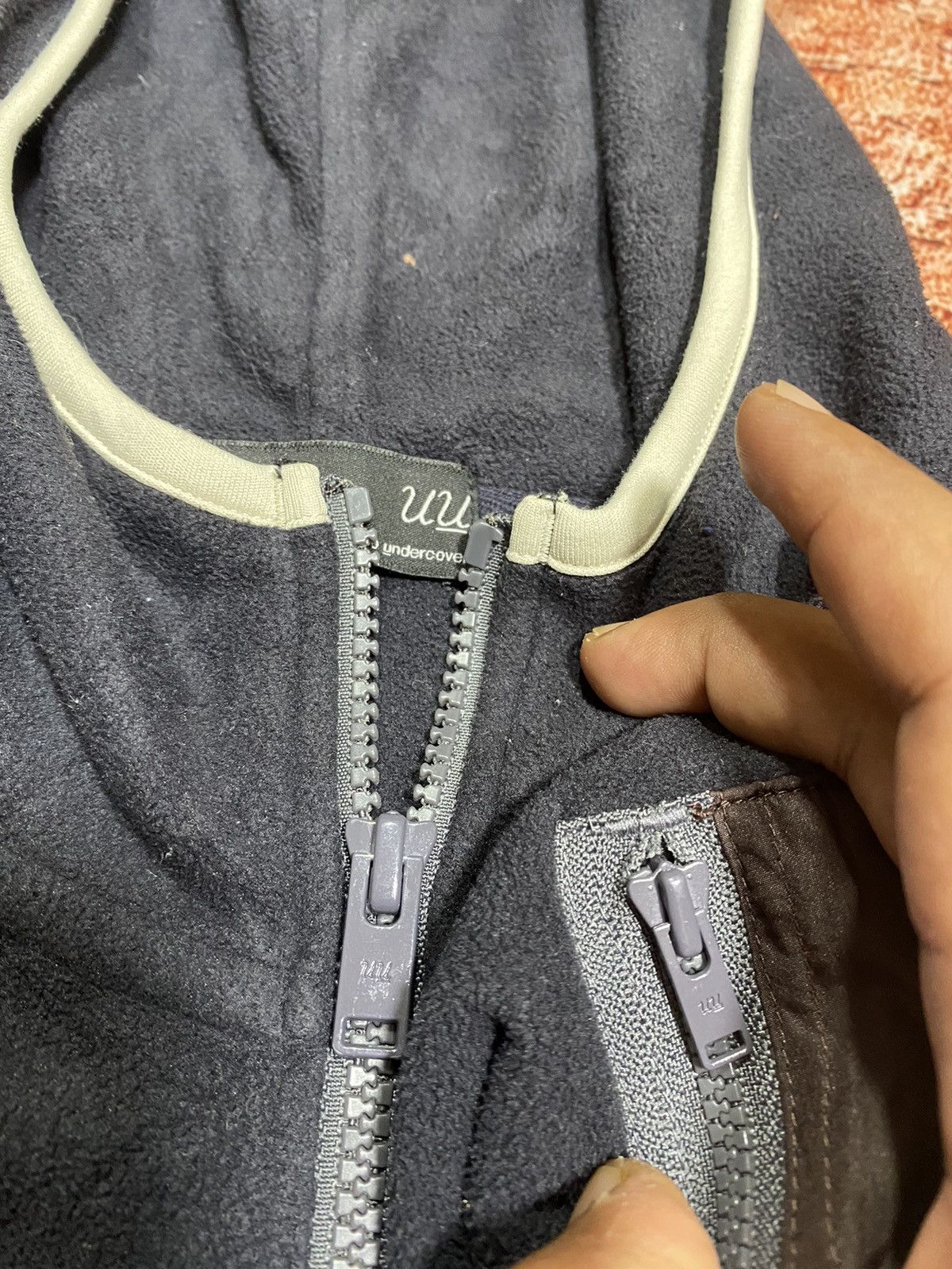 Jun Takahashi × Undercover × Uniqlo (I) UNIQLO UNDERCOVER LITE SWEATER FLEECE Size US L / EU 52-54 / 3 - 6 Thumbnail