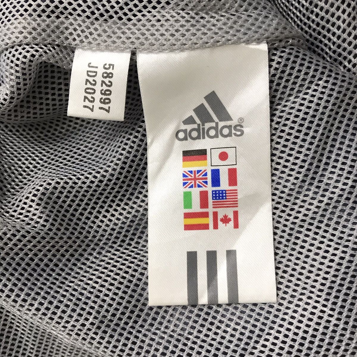 Adidas ADIDAS EQUIPMENT 3 Stripes Side Tape Bomber Jacket Size US L / EU 52-54 / 3 - 8 Thumbnail