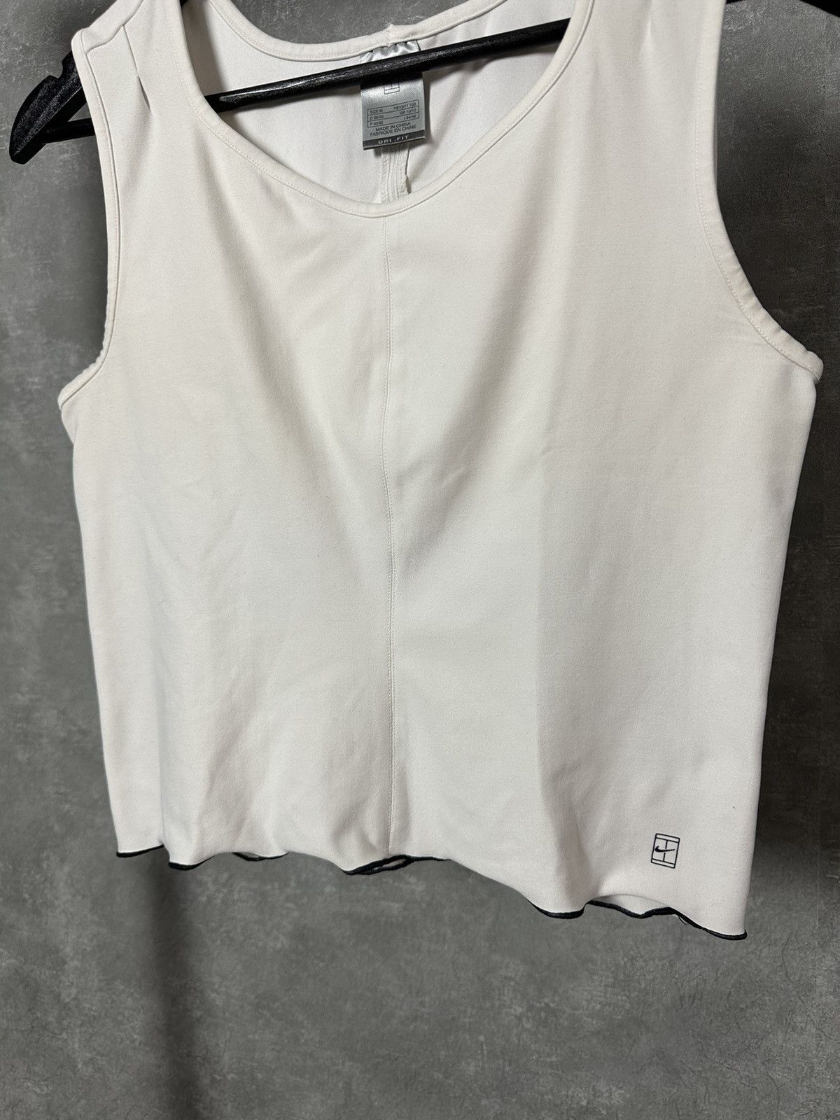 Nike × Vintage Vintage Nike Modern Dri-Fit White Sleeveless Tank Top Size M / US 6-8 / IT 42-44 - 3 Thumbnail