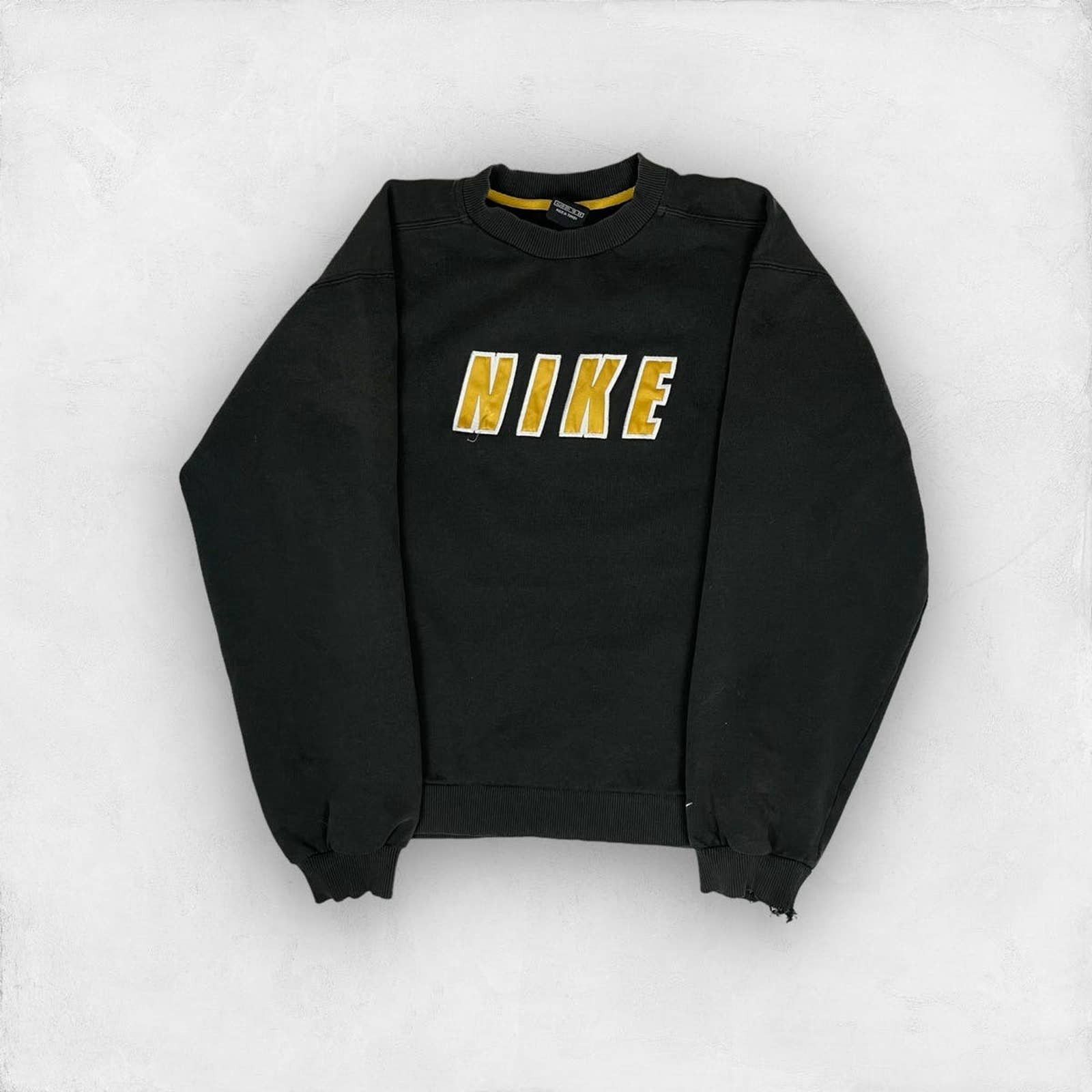 Black nike cheap spell out sweatshirt