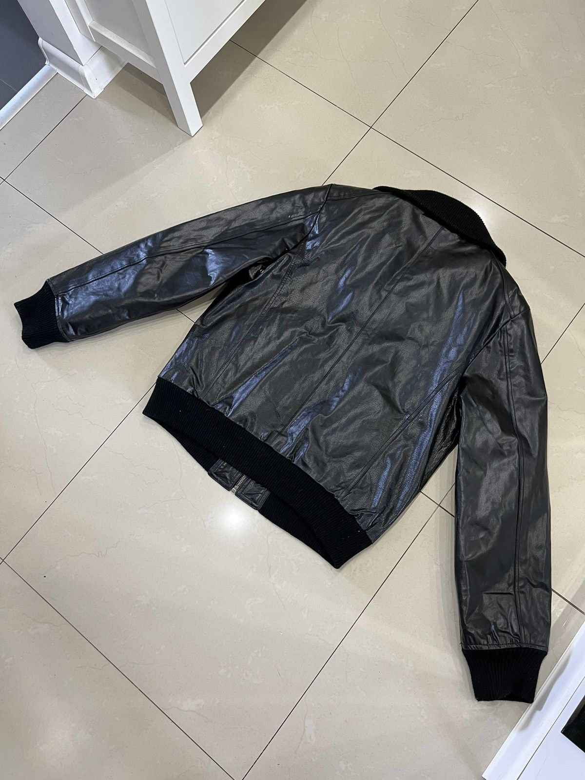 Vintage Vintage Bomber Leather Jacket 90s boxy black Size US L / EU 52-54 / 3 - 6 Thumbnail