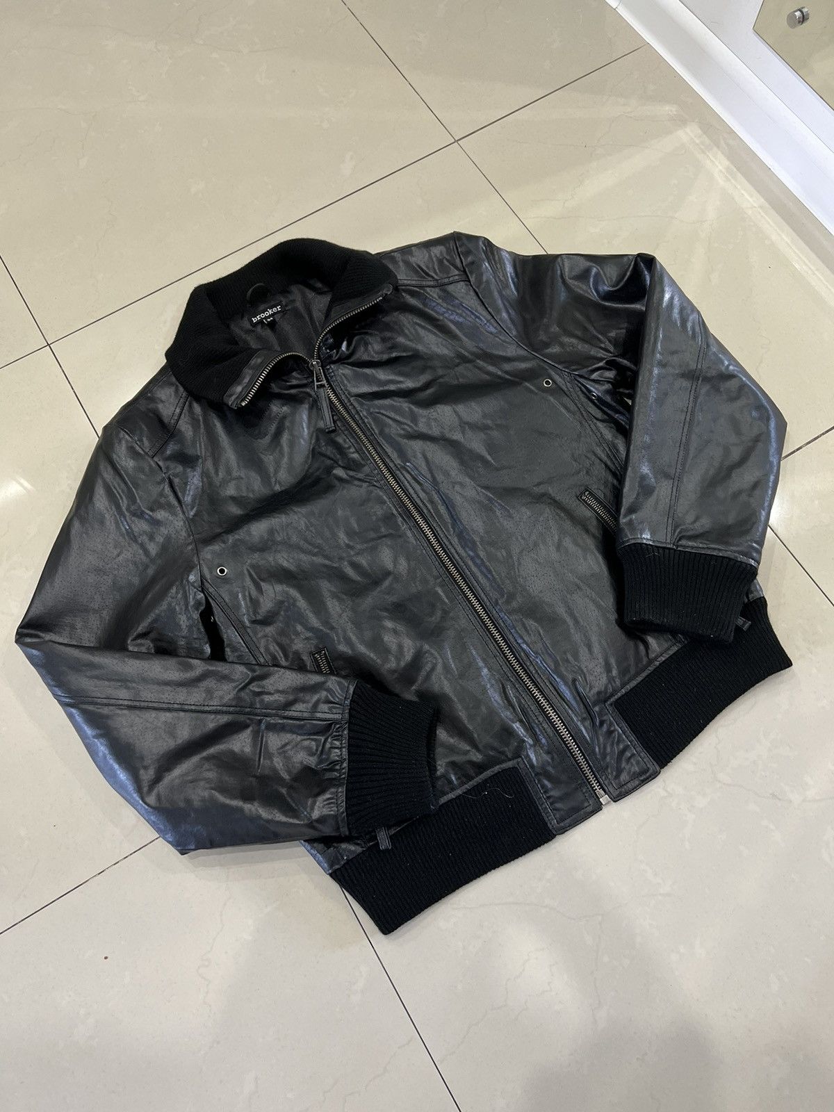 Vintage Vintage Bomber Leather Jacket 90s boxy black Size US L / EU 52-54 / 3 - 1 Thumbnail
