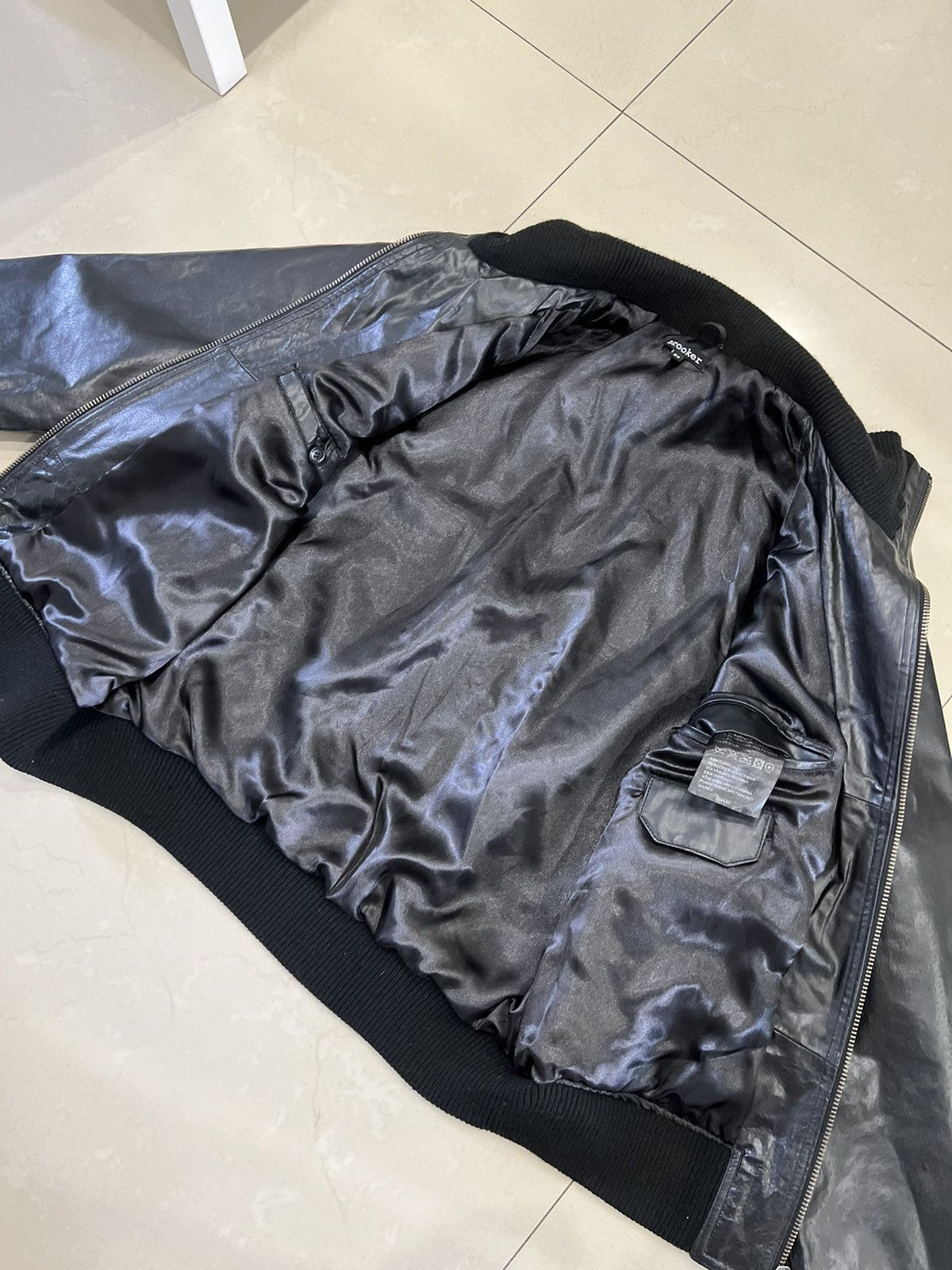 Vintage Vintage Bomber Leather Jacket 90s boxy black Size US L / EU 52-54 / 3 - 7 Thumbnail