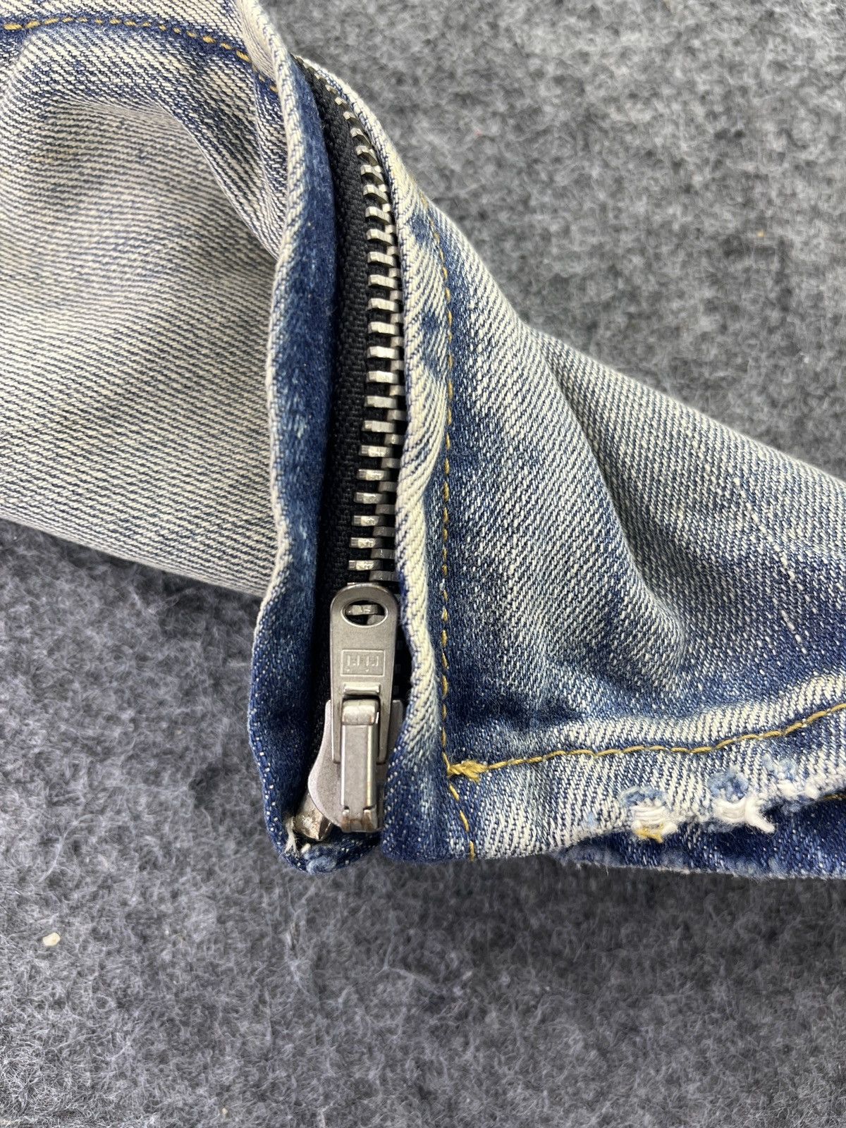 Japanese Brand × Vintage Fear Of God Selvedge Edge Jeans Distressed Denim - J862 Size US 32 / EU 48 - 19 Thumbnail