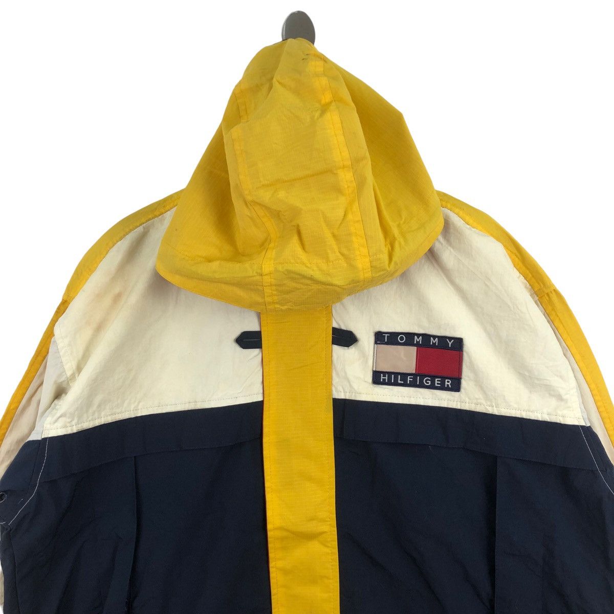 Tommy Hilfiger Vintage TOMMY HILFIGER Sailing Gear Jacket Outdoor Style Size US L / EU 52-54 / 3 - 2 Thumbnail
