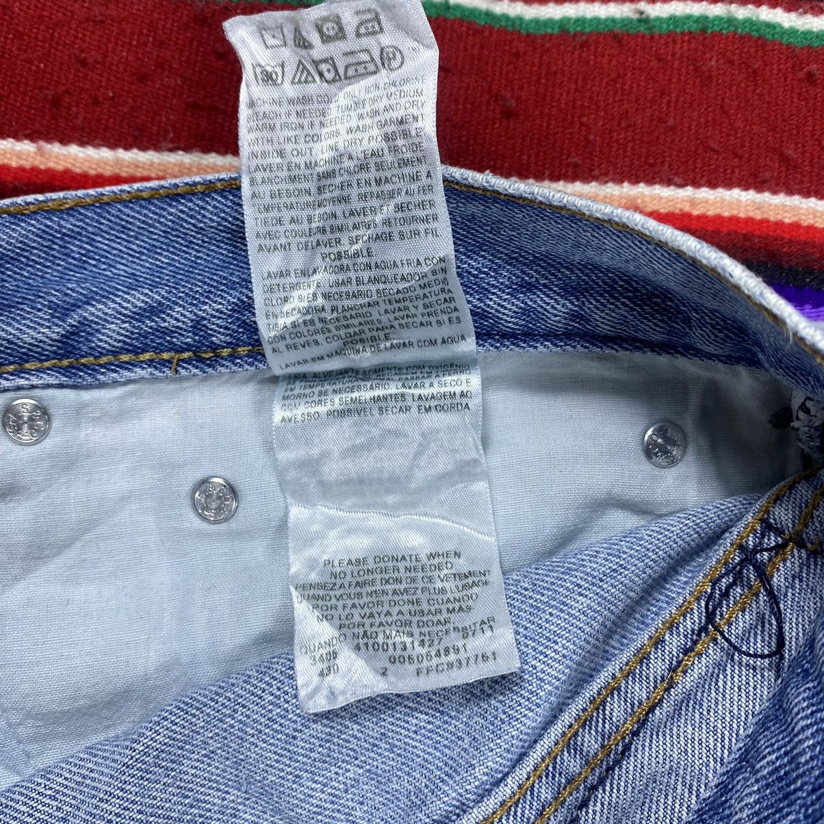 Levi's Vintage Levi’s 505 Light Washed Distressed Denim Size US 36 / EU 52 - 14 Thumbnail