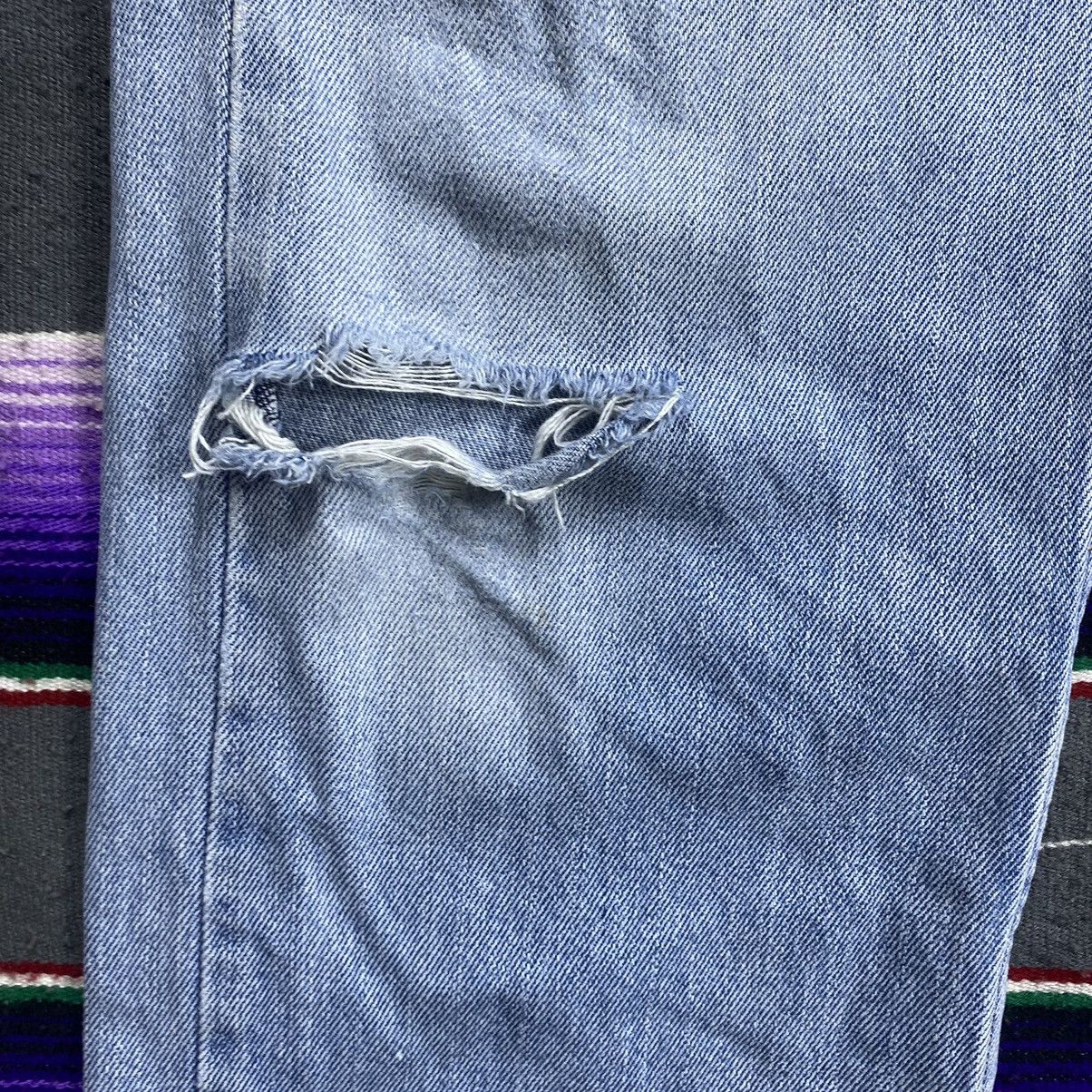 Levi's Vintage Levi’s 505 Light Washed Distressed Denim Size US 36 / EU 52 - 4 Thumbnail