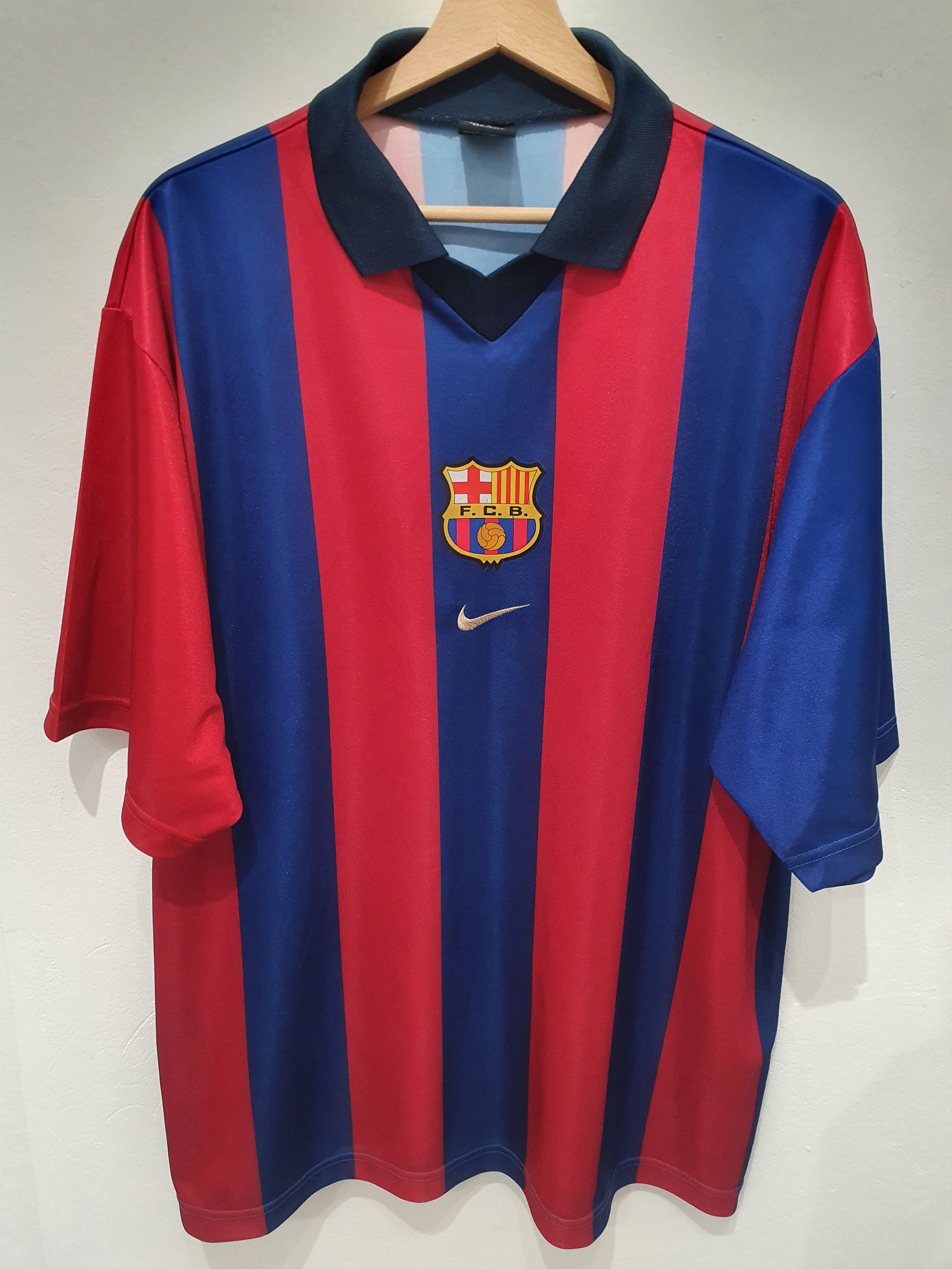 Football shirt soccer FC Barcelona Home 2001/2002 Barca Nike