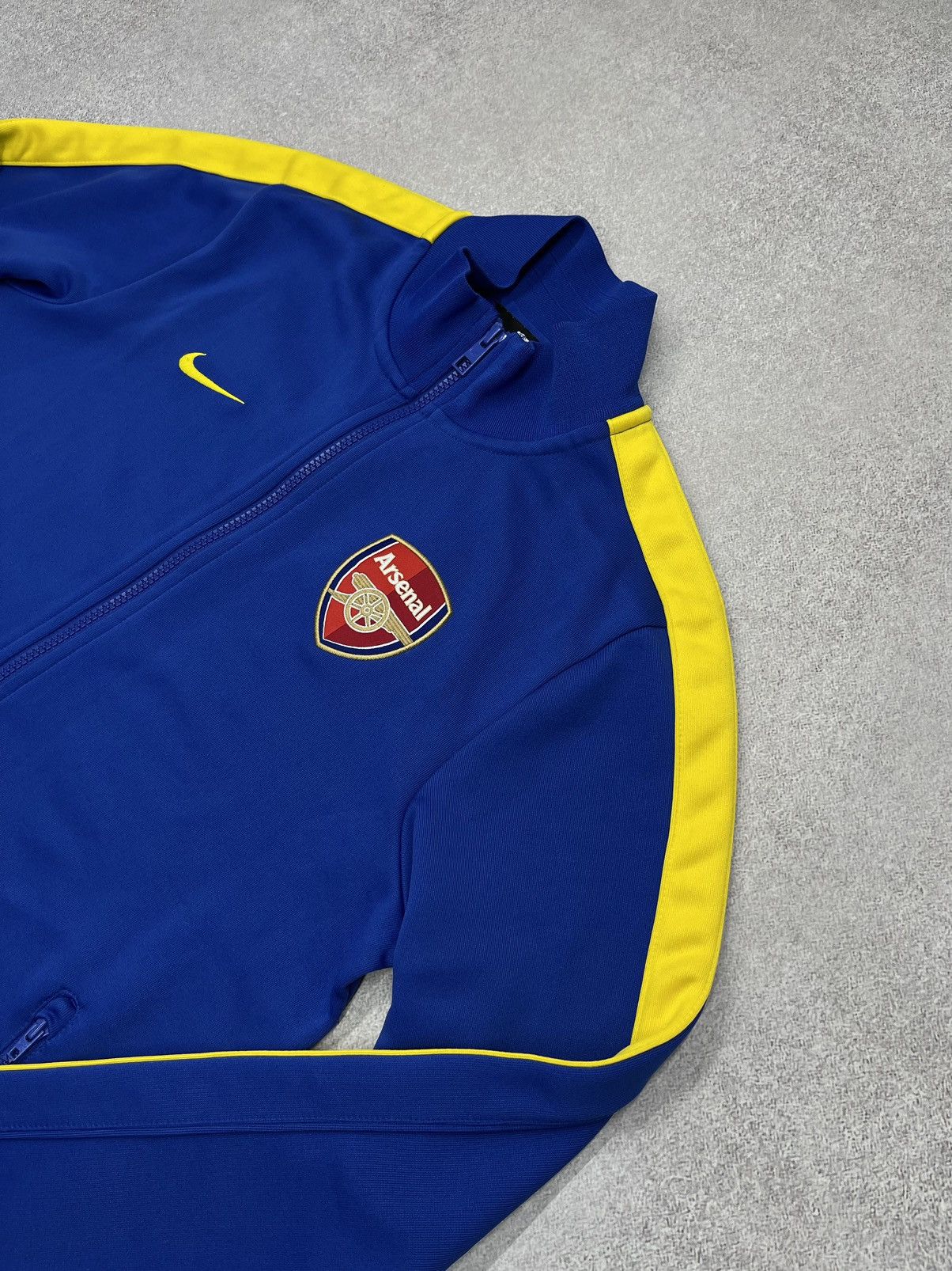 Nike Vintage Nike Arsenal Track Jacket Jersey Football Y2K Drill Size US S / EU 44-46 / 1 - 4 Thumbnail