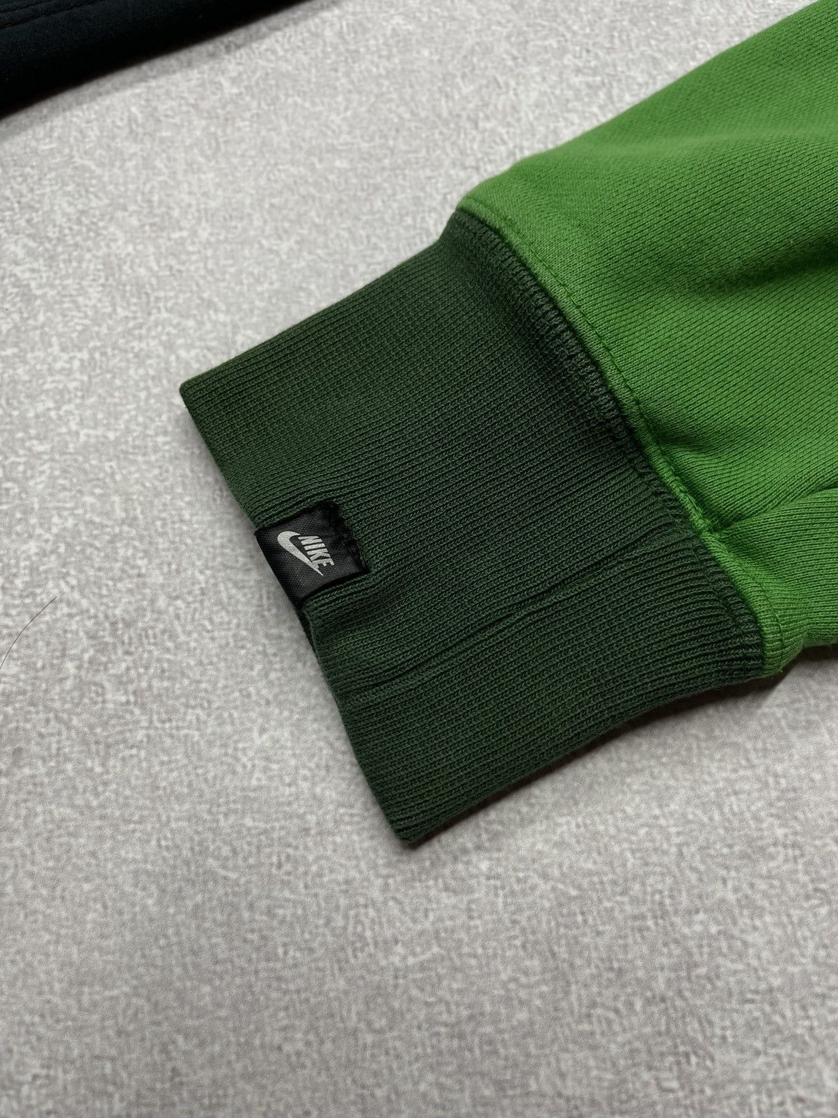 Nike Vintage Nike AW77 Sportswear Hoodie Drill size m-l Size US L / EU 52-54 / 3 - 5 Thumbnail