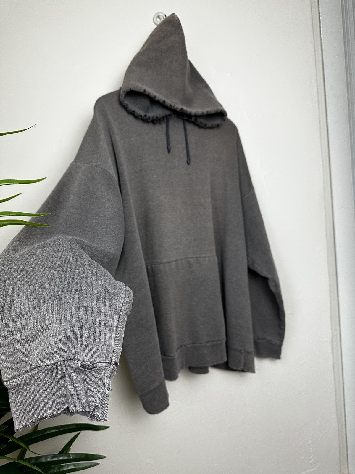 Hanes × Vintage (XXL) INSANE THRASHED SICK FADED VINTAGE HANES HOODIE Size US XXL / EU 58 / 5 - 1 Thumbnail