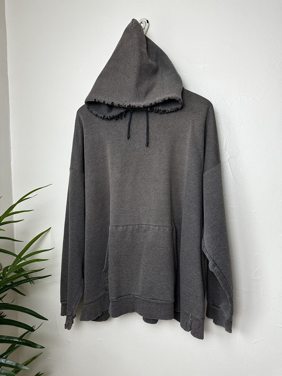 Hanes × Vintage (XXL) INSANE THRASHED SICK FADED VINTAGE HANES HOODIE Size US XXL / EU 58 / 5 - 2 Thumbnail