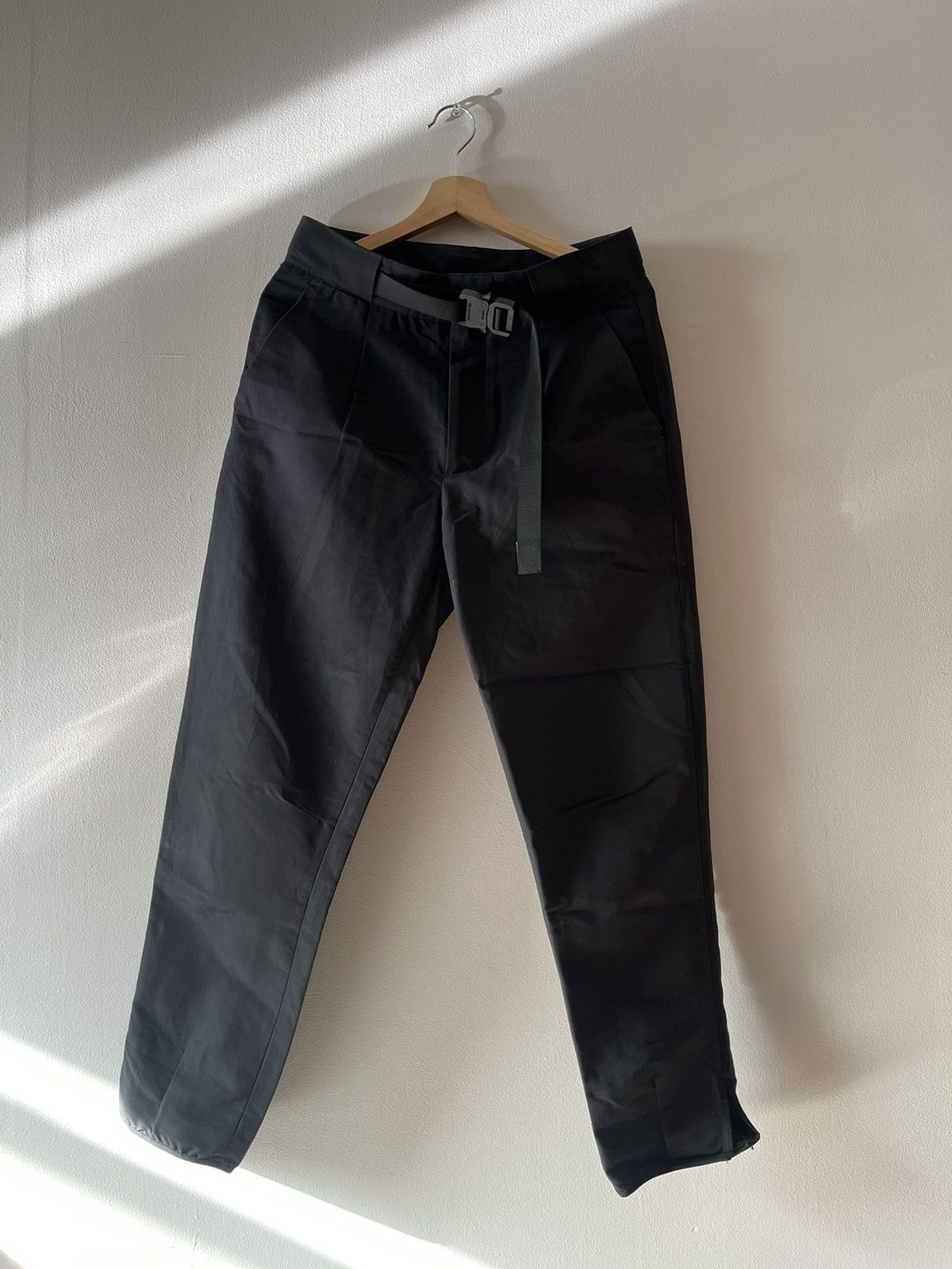 image of 1017 Alyx 9Sm Technical Nylon Pants in Black, Men's (Size 32)