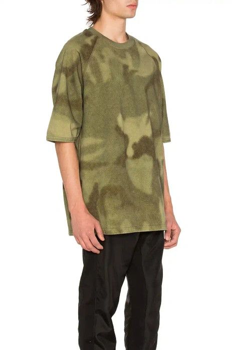 Yeezy Yeezy Season 3 Camo Raglan Oversized Tee Size US S / EU 44-46 / 1 - 1 Thumbnail