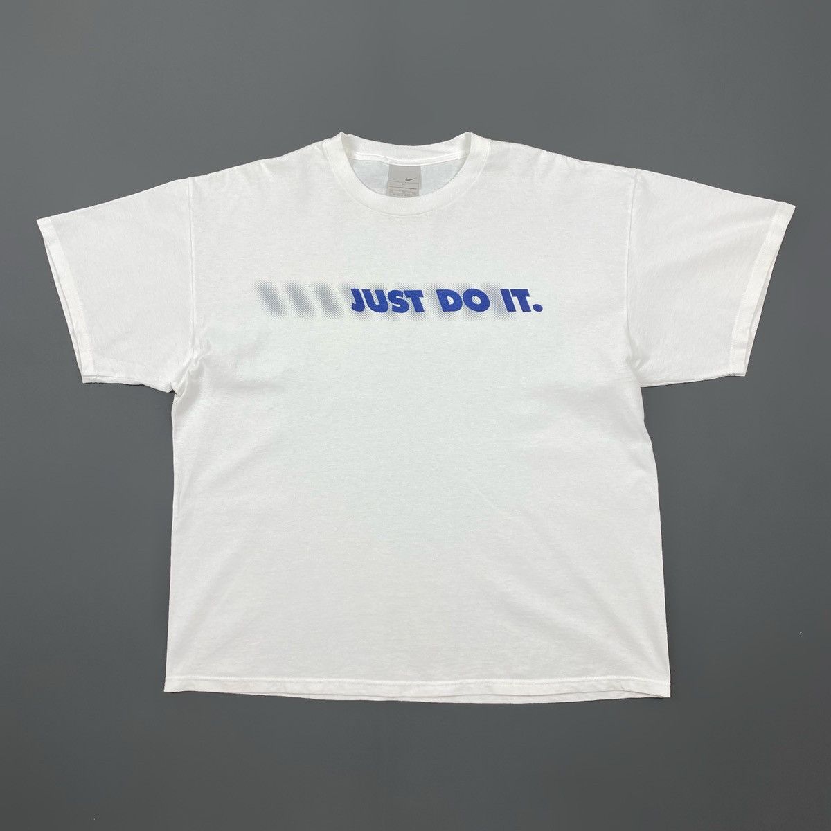Nike 1990’s Vintage Nike Just Do It Spell Out Boxy T-Shirt Size US XL / EU 56 / 4 - 1 Thumbnail