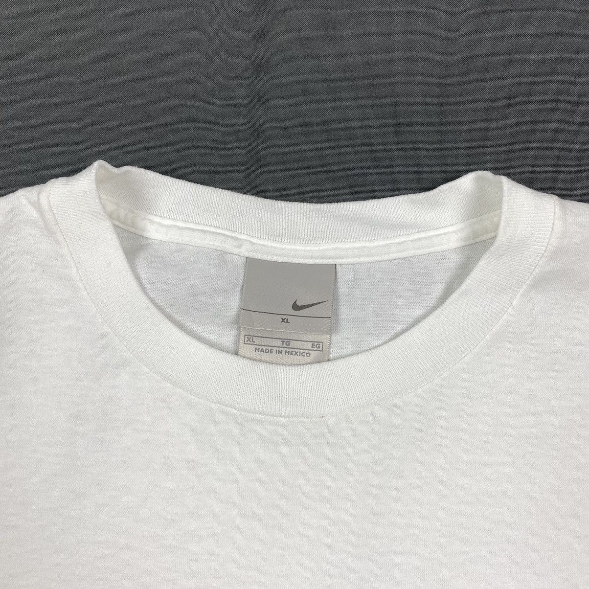 Nike 1990’s Vintage Nike Just Do It Spell Out Boxy T-Shirt Size US XL / EU 56 / 4 - 3 Thumbnail
